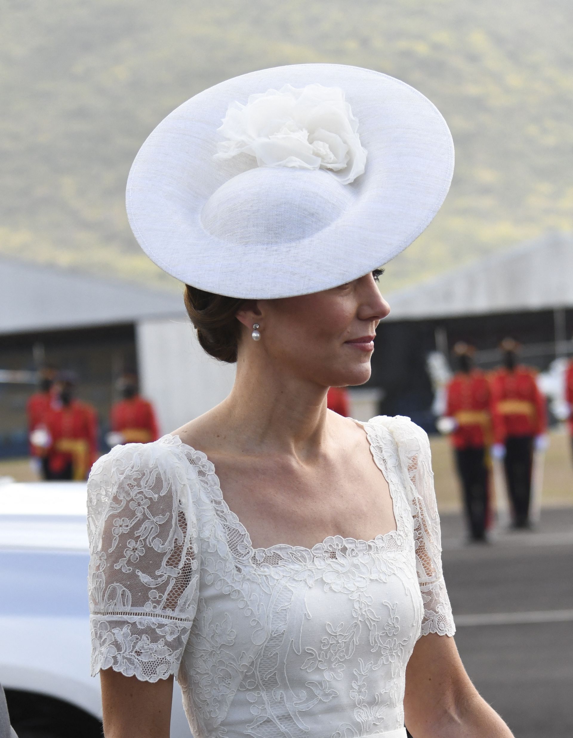 Catherine-witte-kanten-jurk-Jamaica
