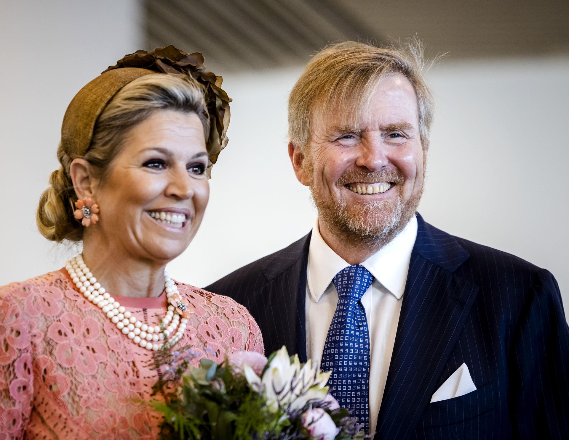 Het koninklijk paar is aangekomen bij De Tirrel in Winsum.