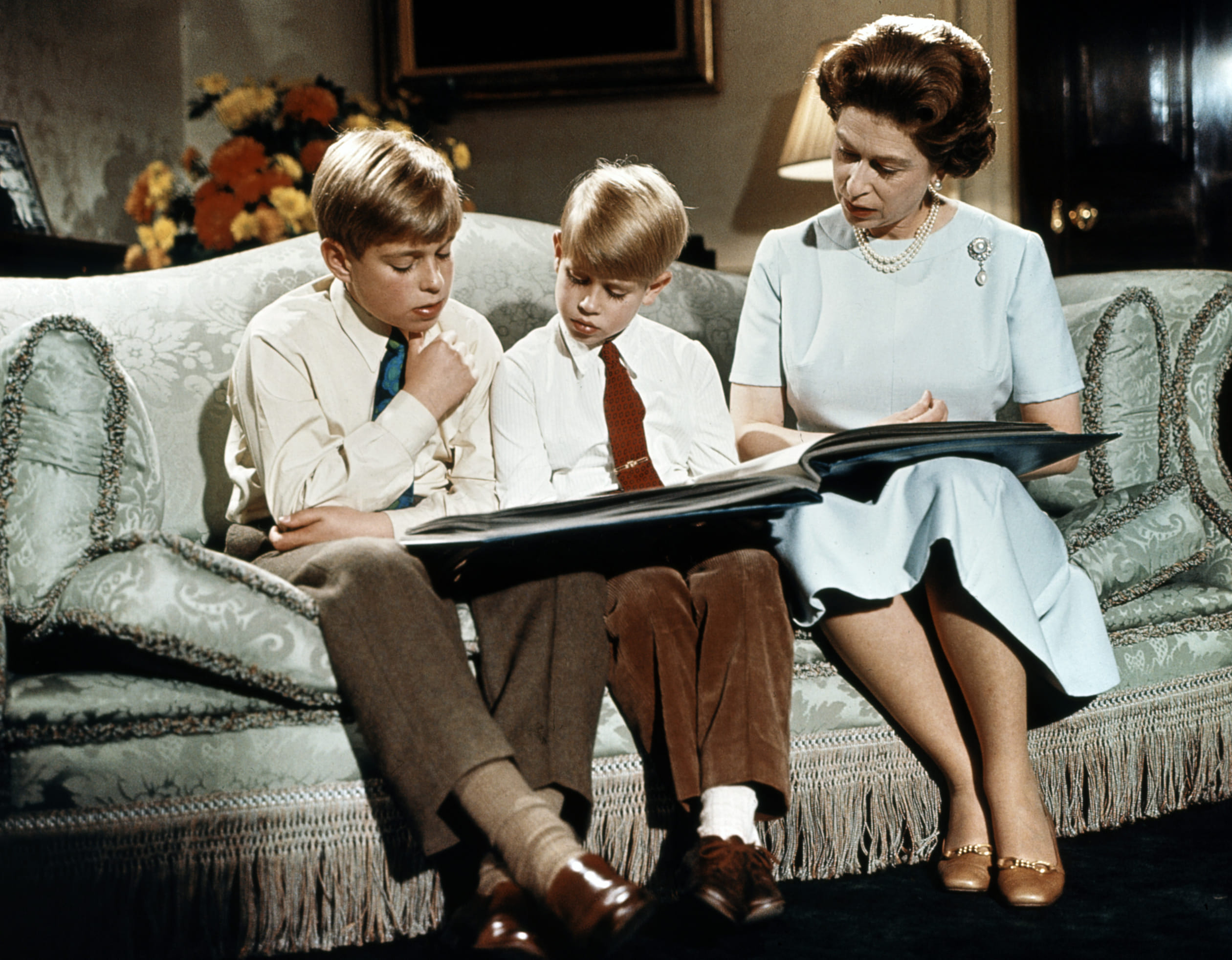 Elizabeth_Andrew_Edward_1971.jpg
