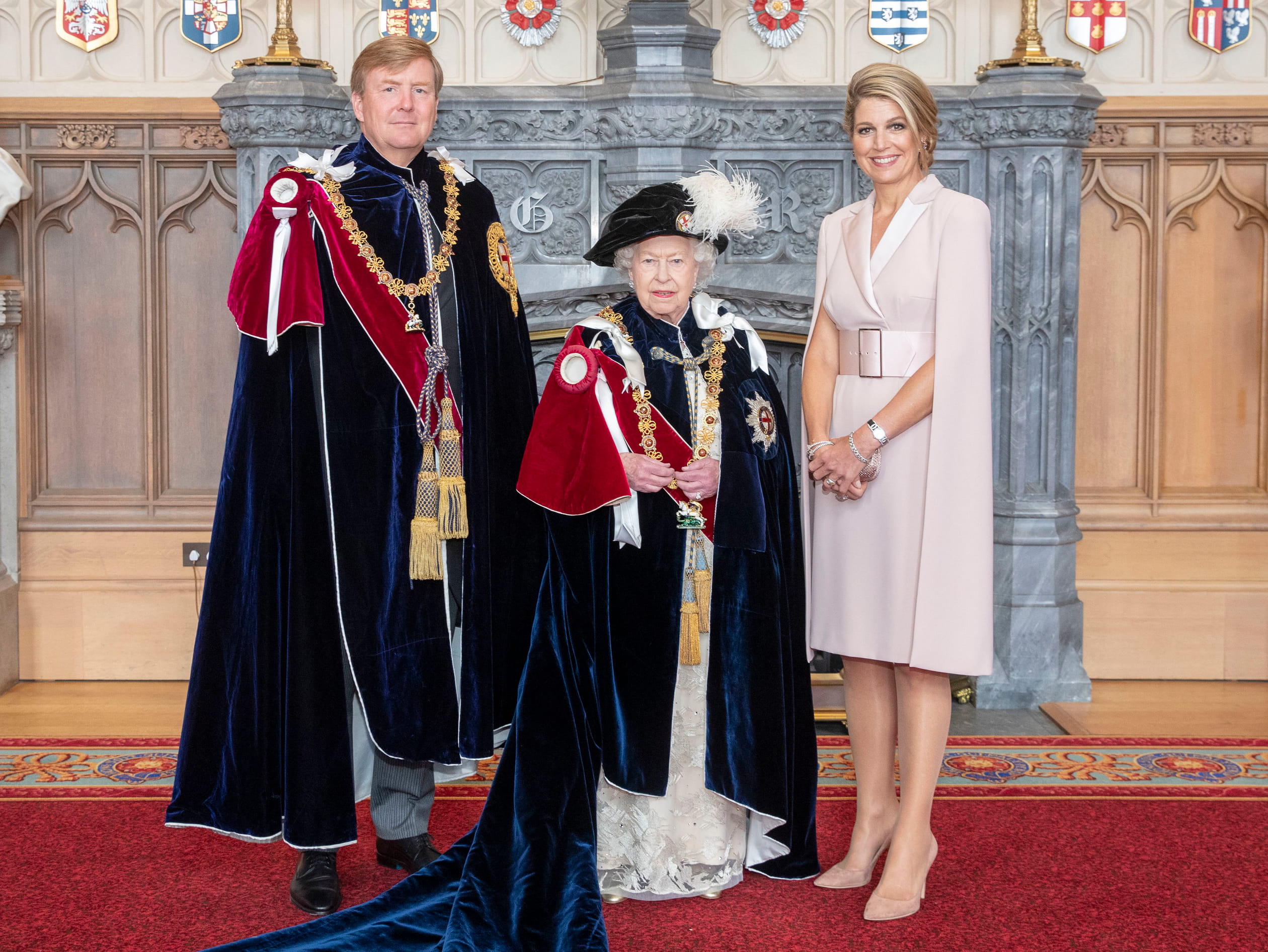 Koningspaar_en_koningin_Elizabeth_ridderorde.jpg