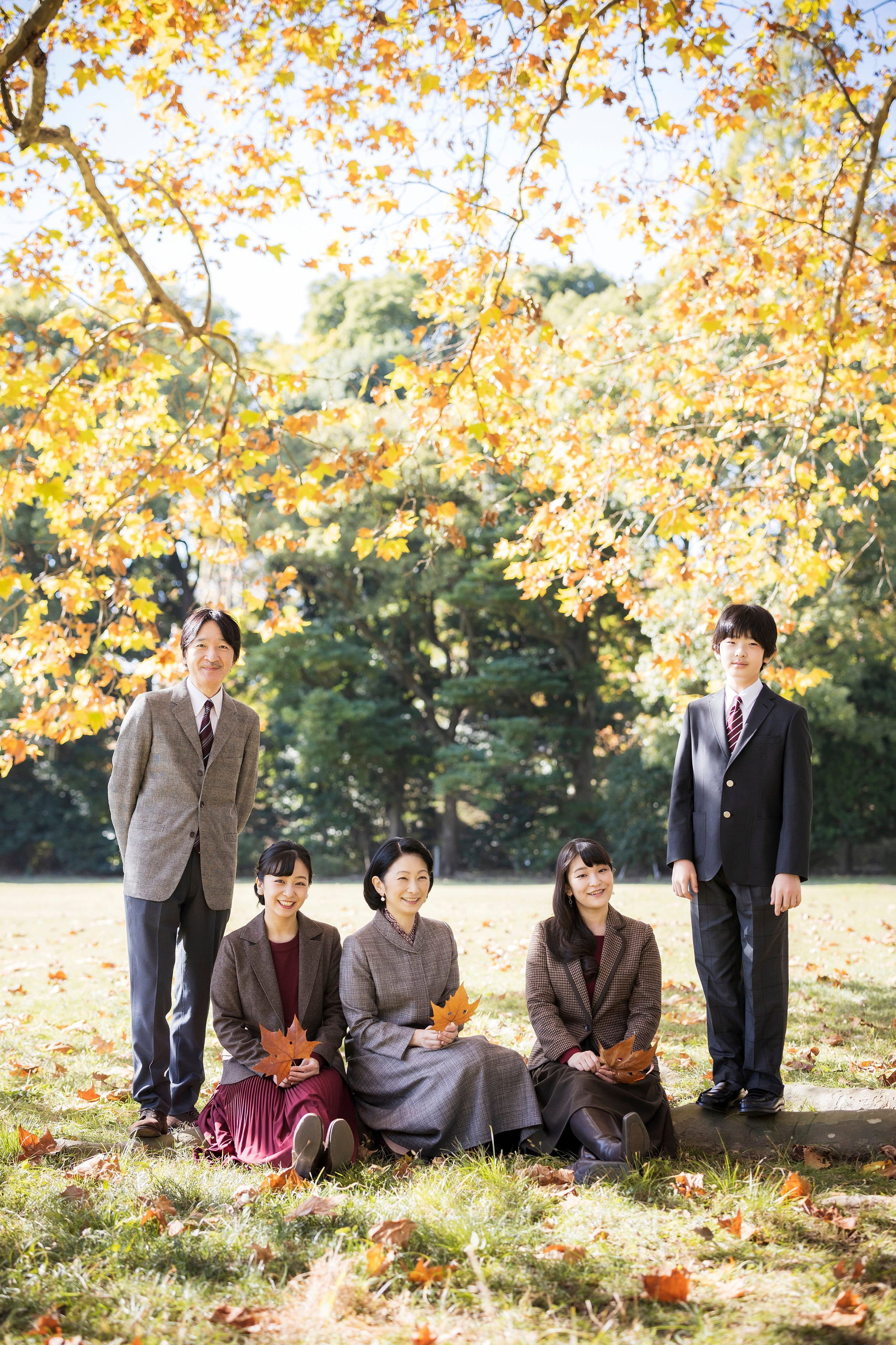Akishino_met_zoon_Kiko_en_dochters.jpg
