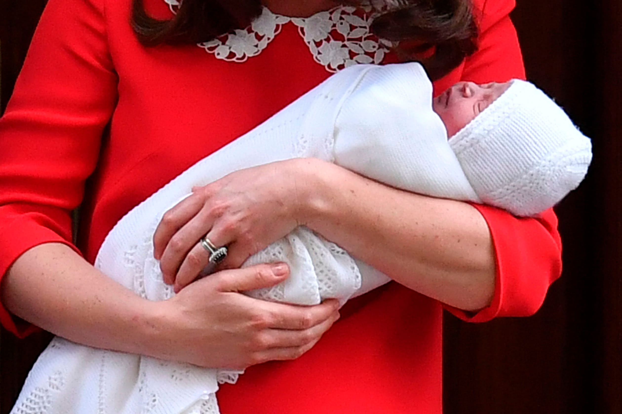Kate_met_baby_2.jpg