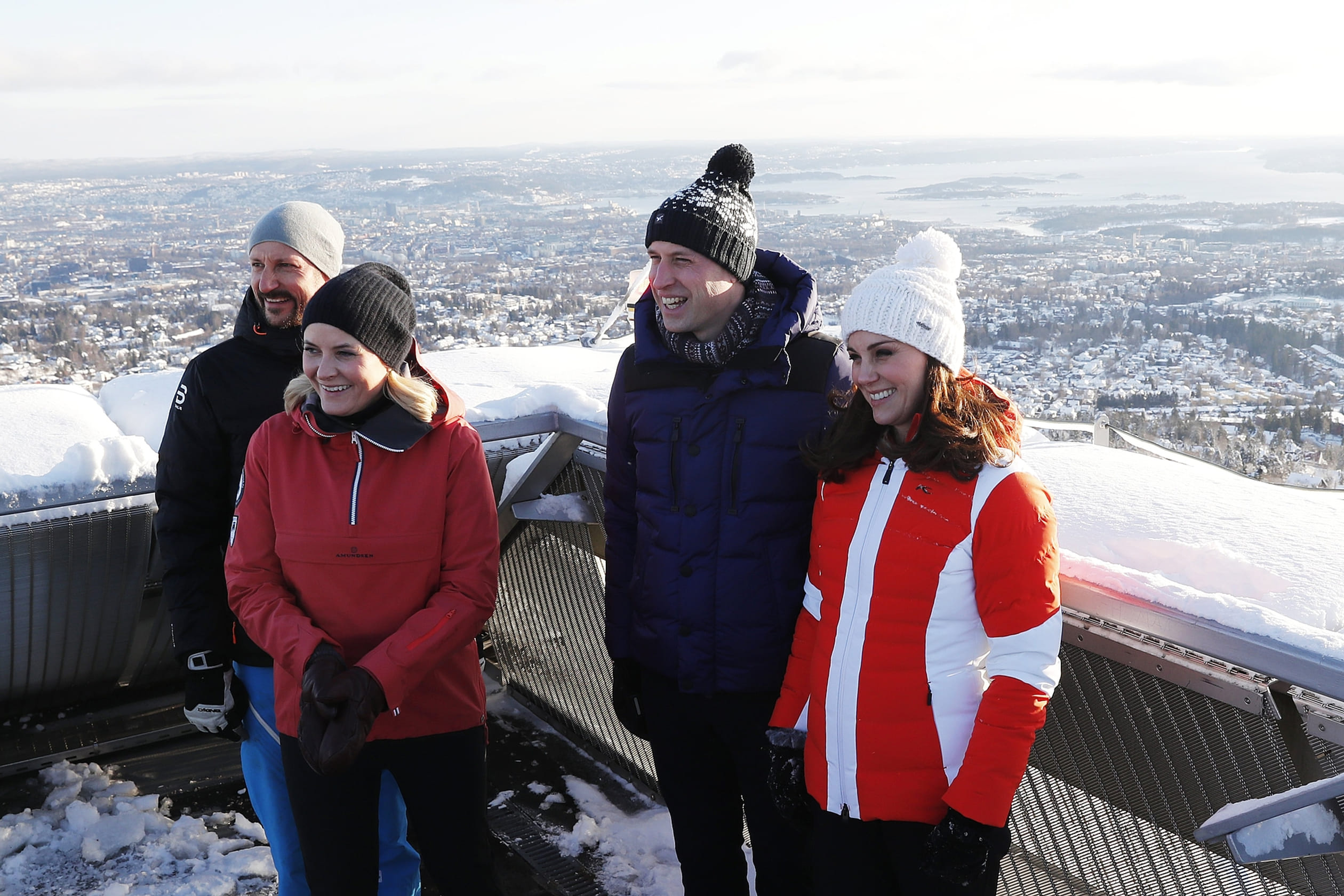 2018: Catherine en William bezoeken met Haakon en Mette-Marit de skiarena Holmenkollen in Oslo,
