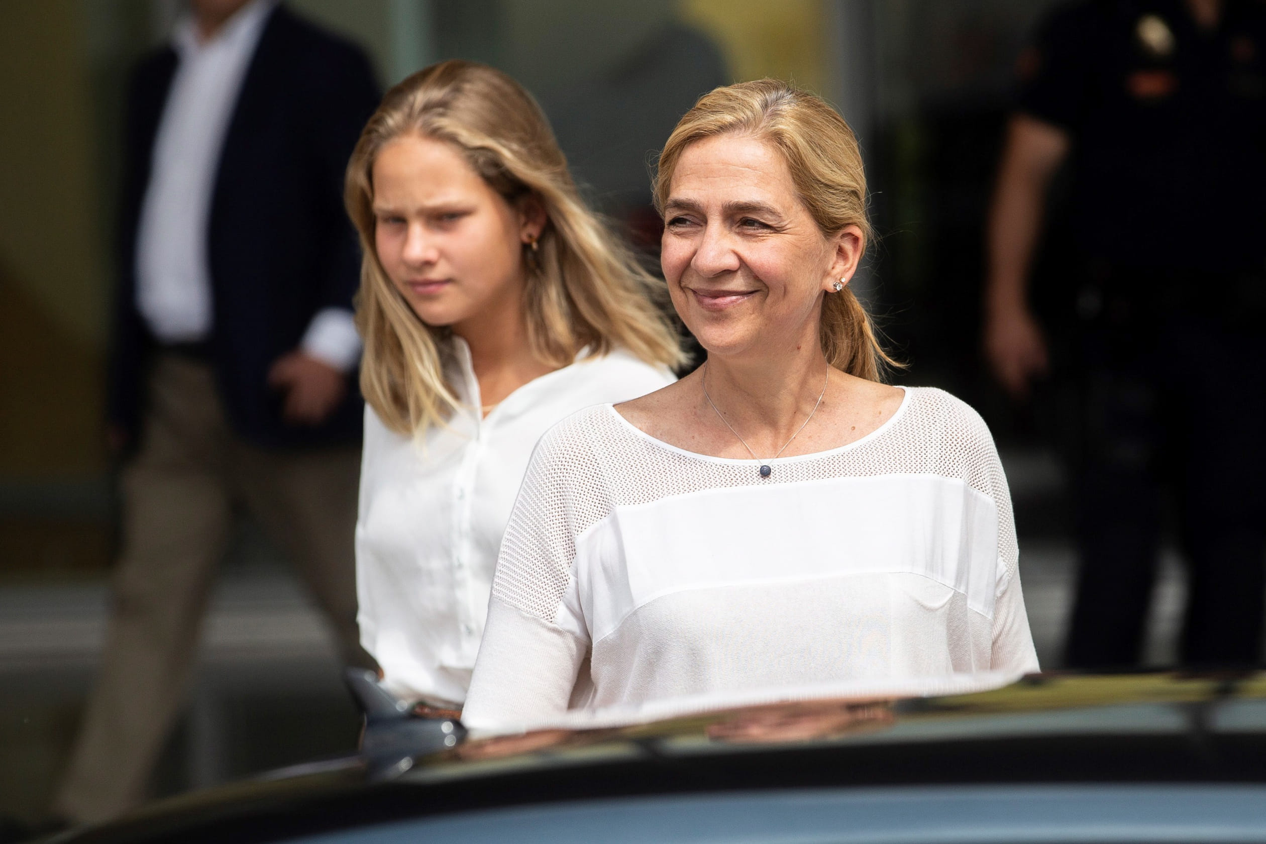 Prinses_Cristina_met_dochter_Irene_op_ziekenbezoek.jpg