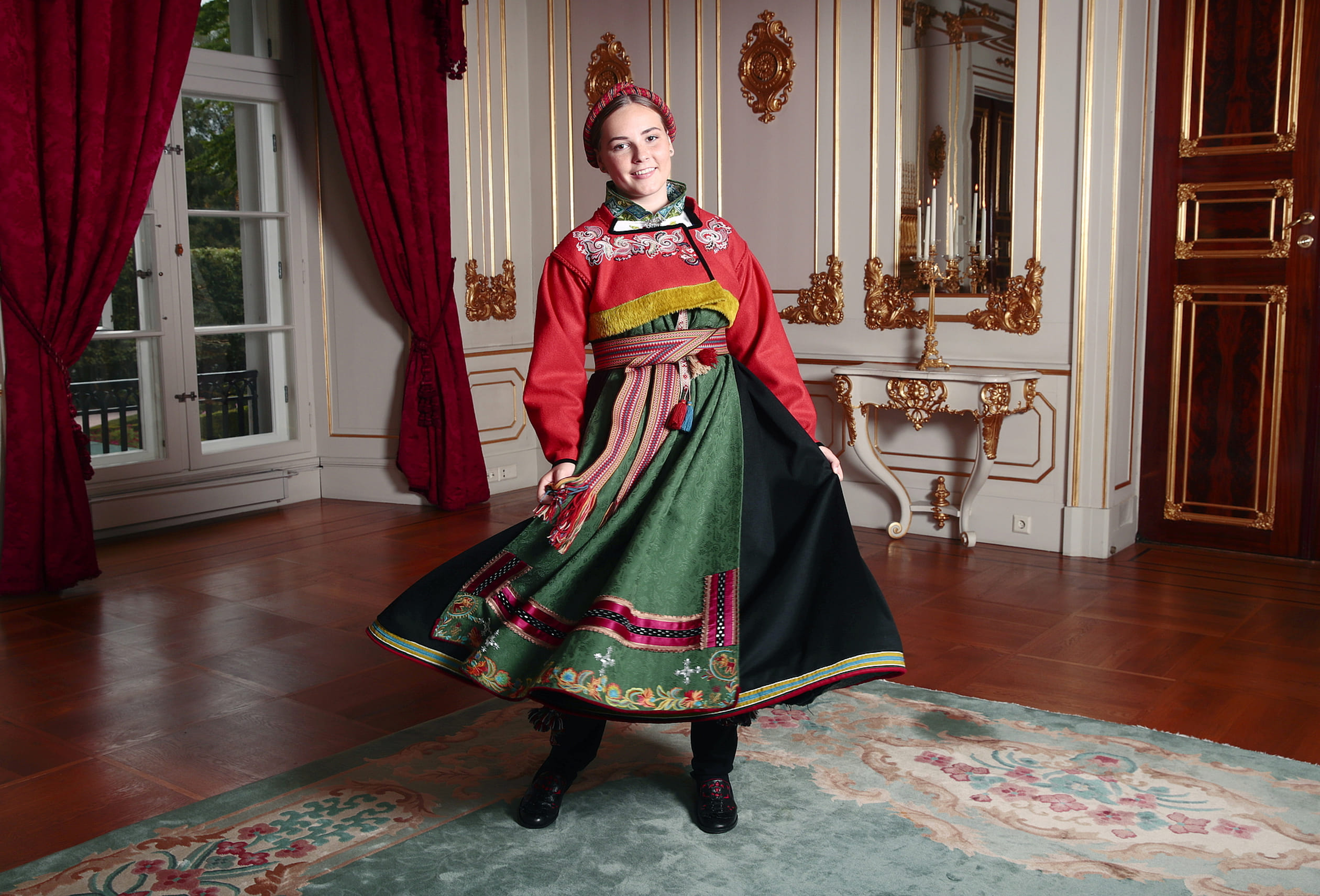Ingrid_Alexandra_showt_klederdracht.jpg