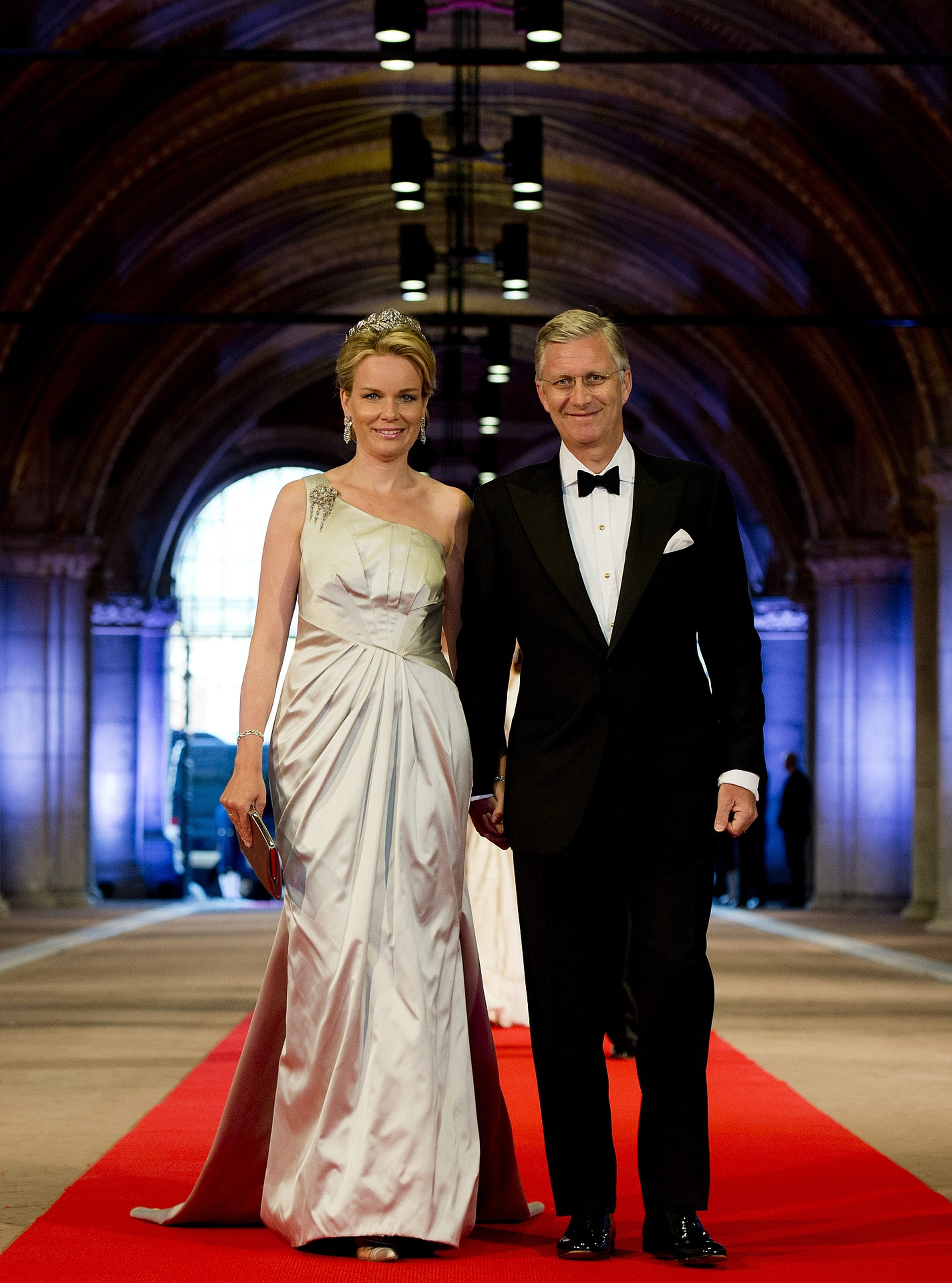 De Belgische koning en koningin arriveren in stijl bij het Rijksmuseum