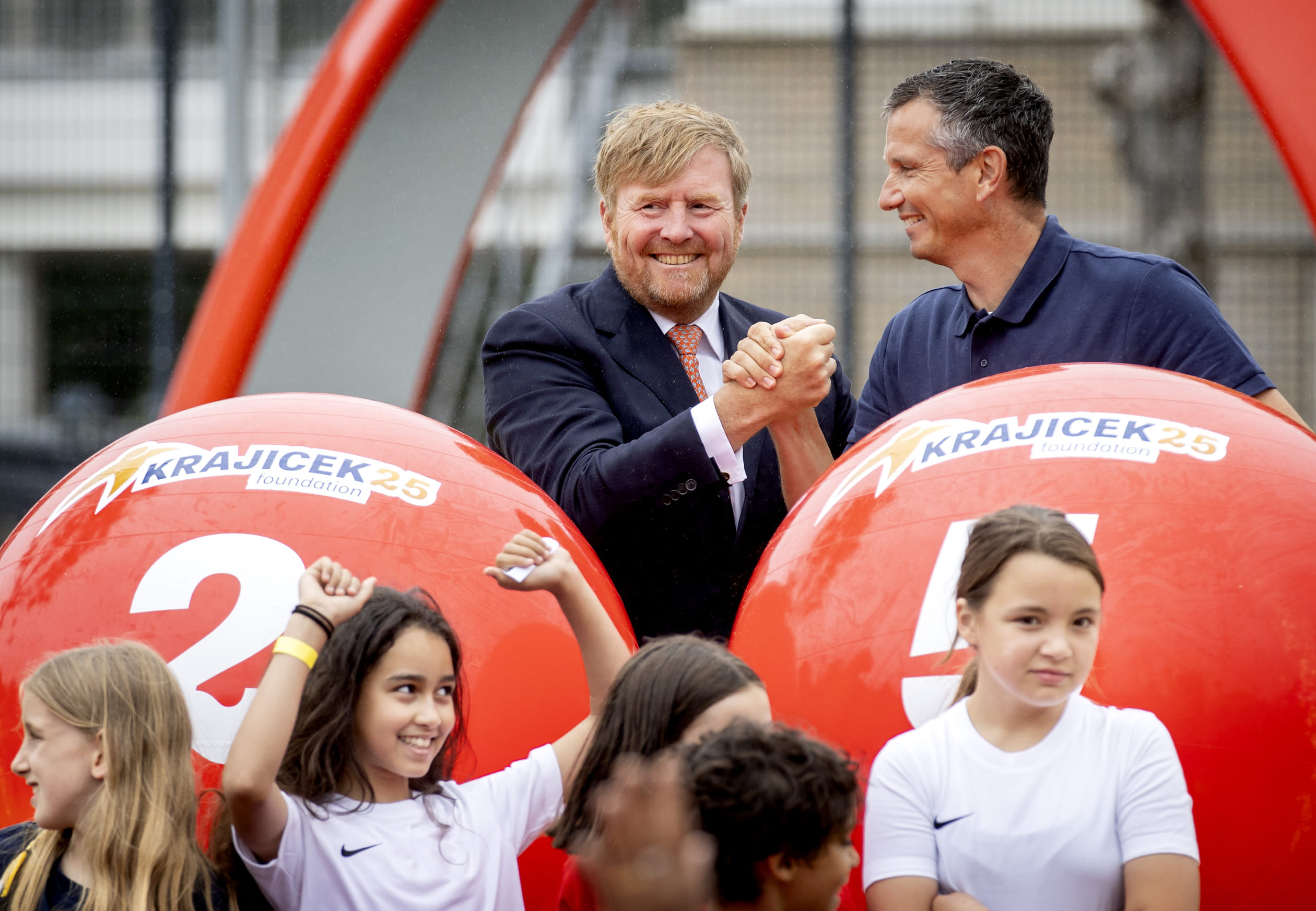 Koning bij jubileum Krajicek Foundation 1