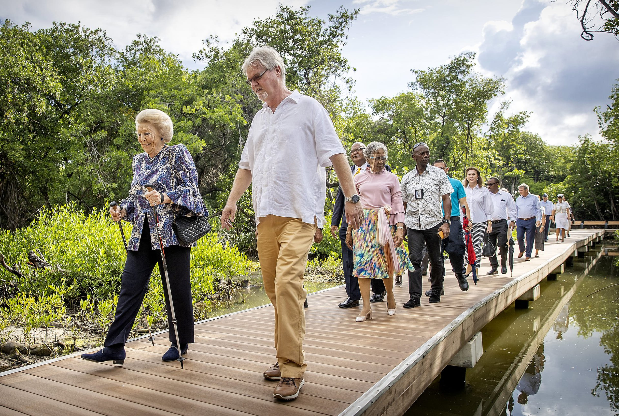 Prinses_Beatrix_mangrovepark_wandelstokken.jpg