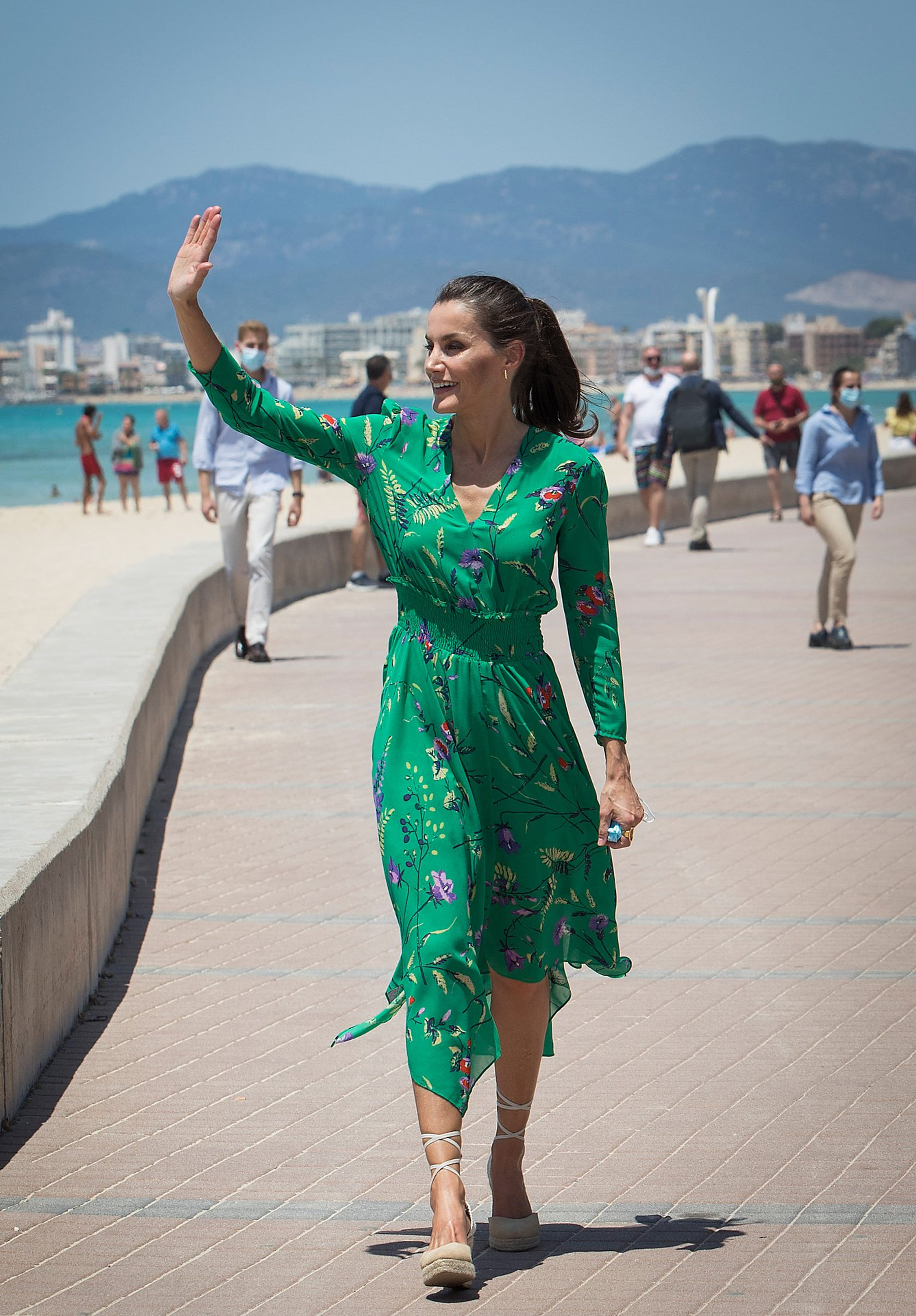 Koningin_Letizia_op_boulevard.jpg