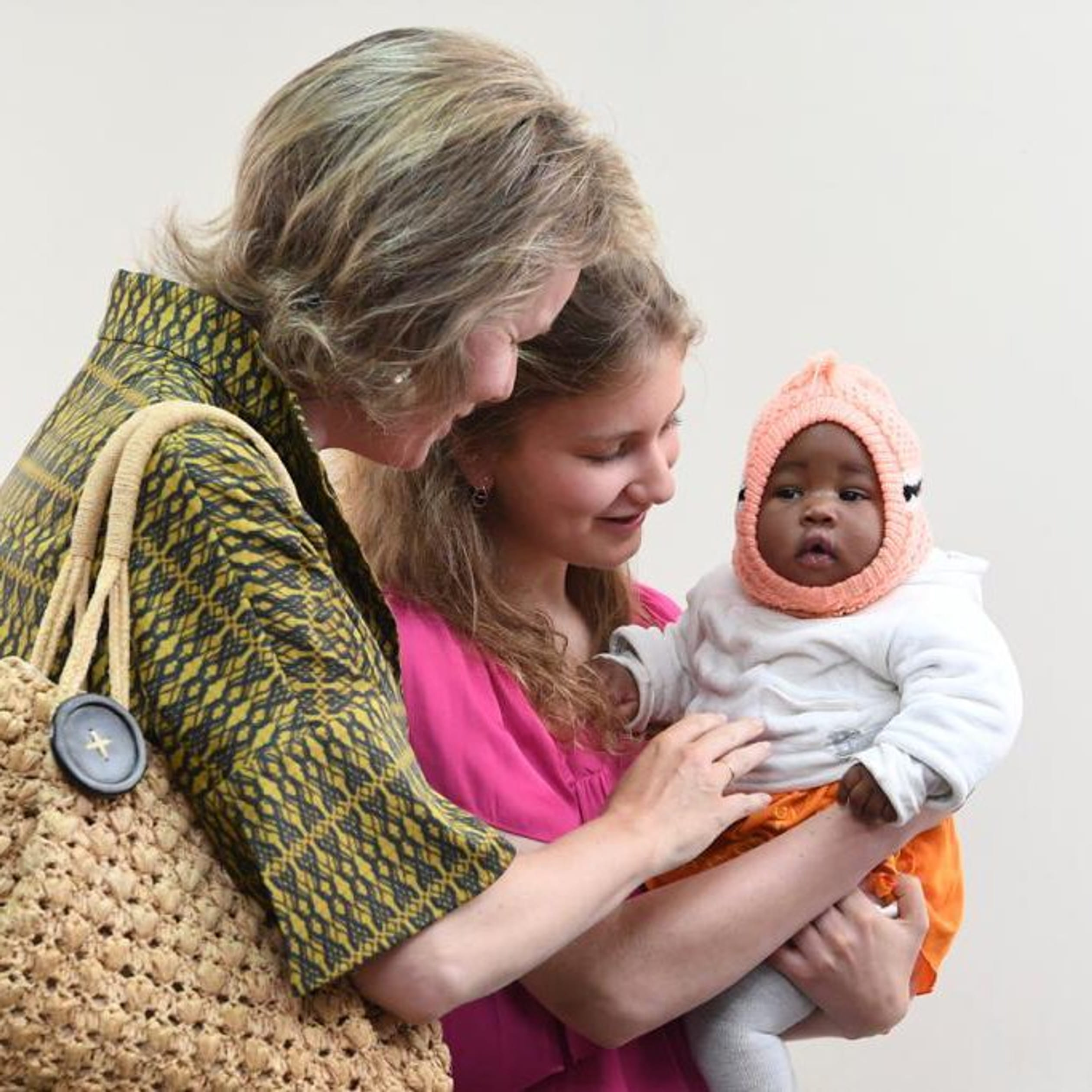 Koningin_Mathilde_en_prinses_Elisabeth_reis_Kenia_2.jpg