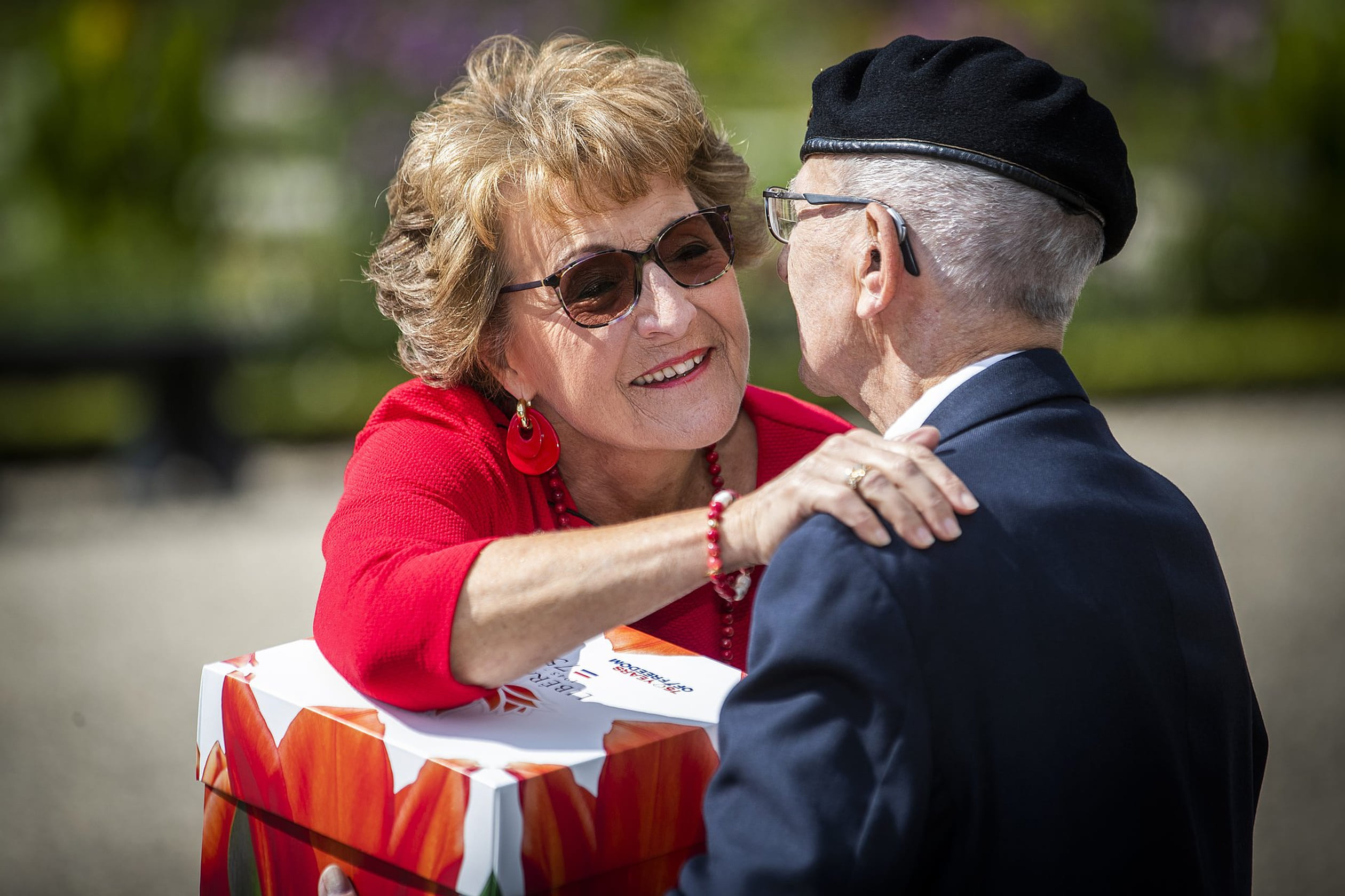 Prinses_Margriet_bedankt_veteraan.jpg