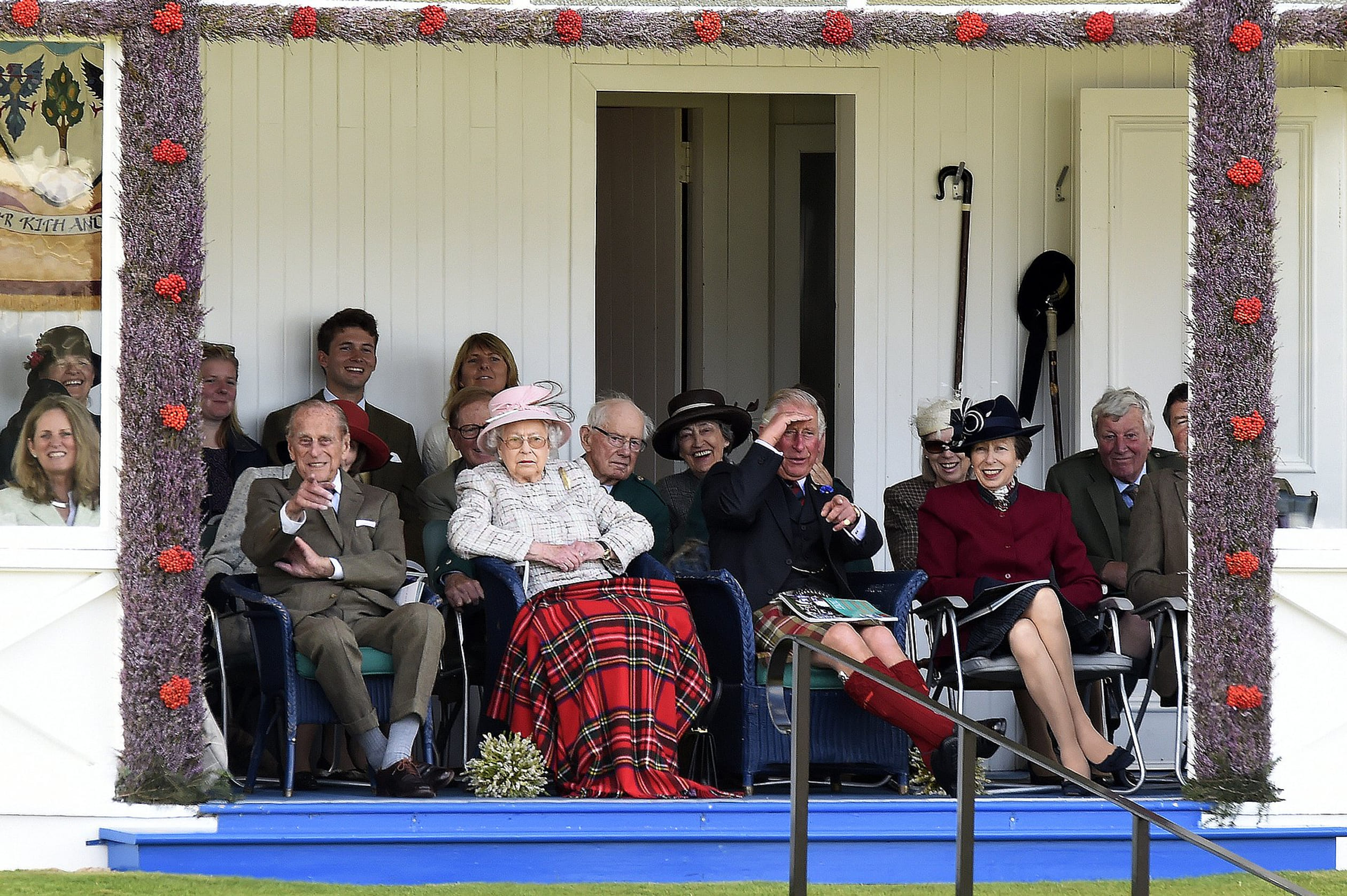 De koninklijke familie is aanwezig bij de traditionele Schotse Highland Games in 2017.