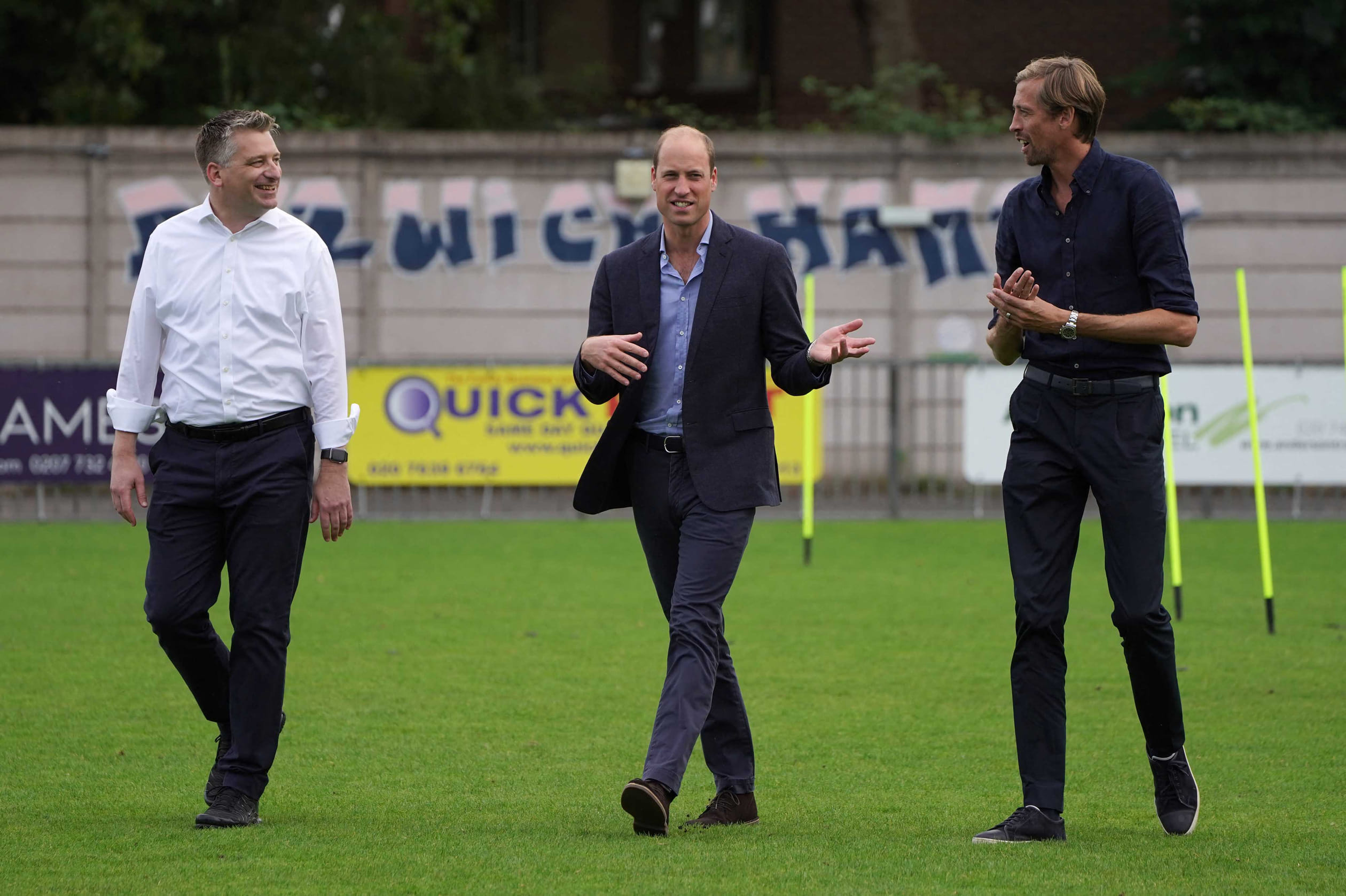 Prins_William_bezoek_voetbalclub.jpg
