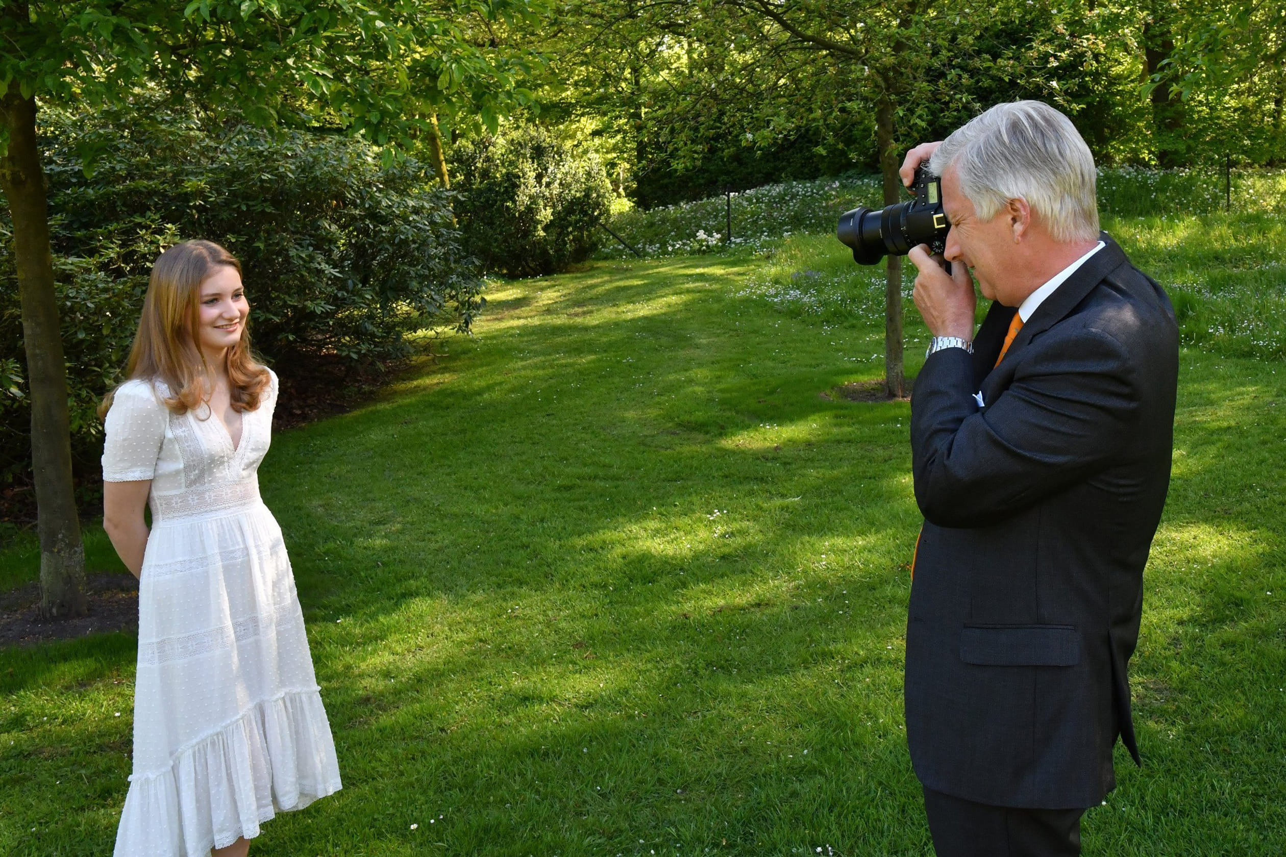 Elizabeth_poseert_voor_foto.jpg