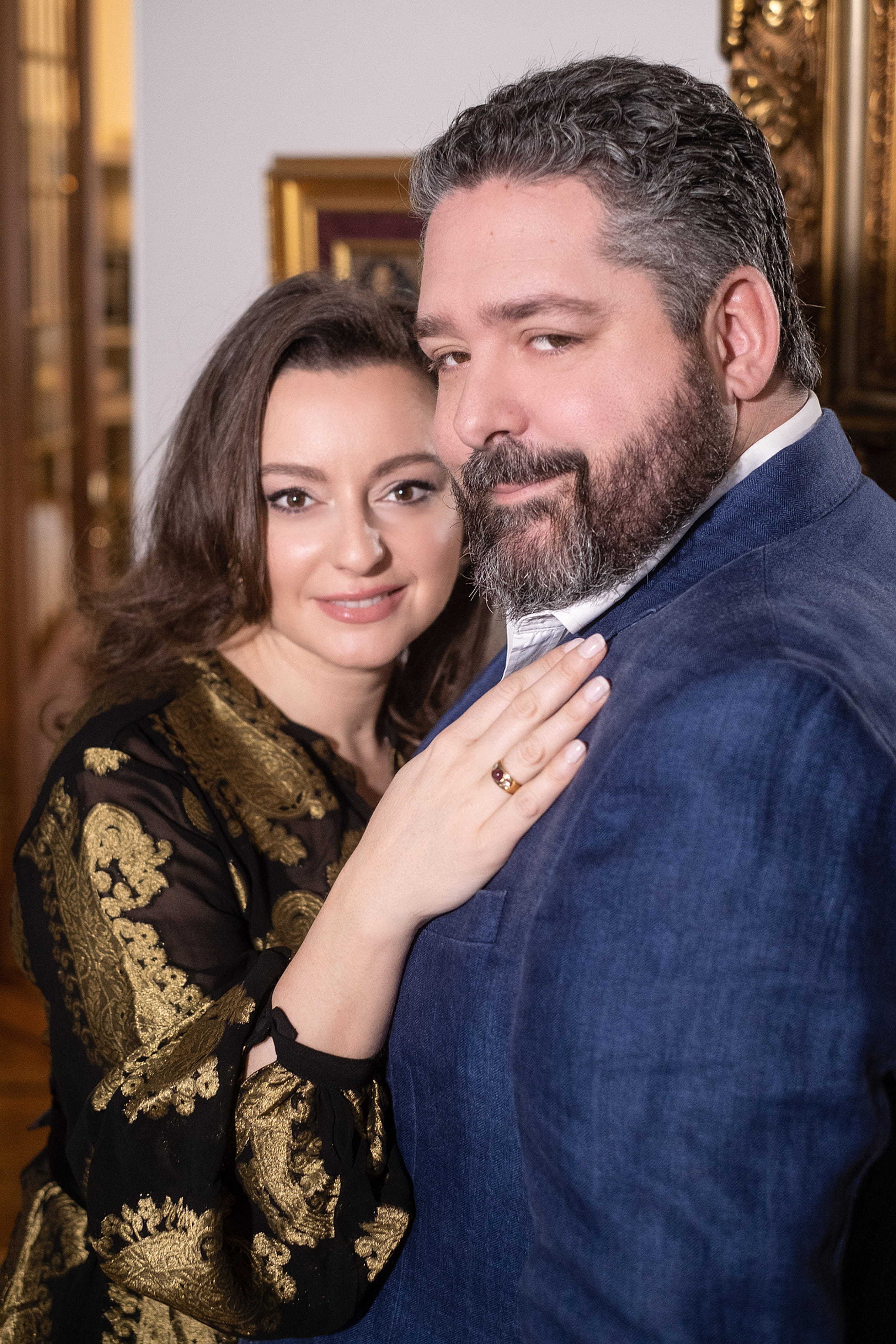 De verlovingsring kreeg George van zijn moeder. Zo'n soort ring werd vroeger bij de Romanovs door
