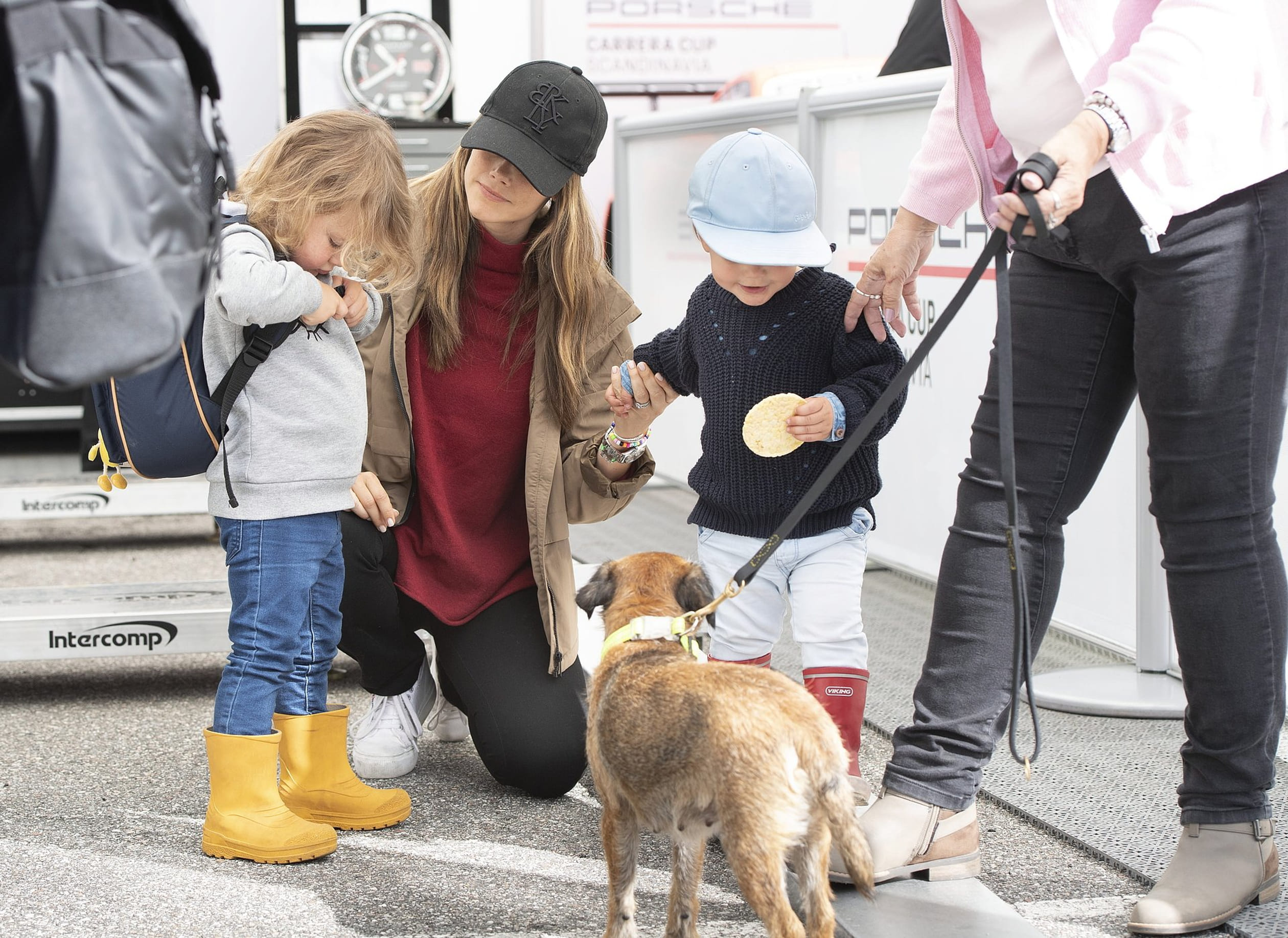 Prinses_Sofia_zoontjes_en_hond.jpg