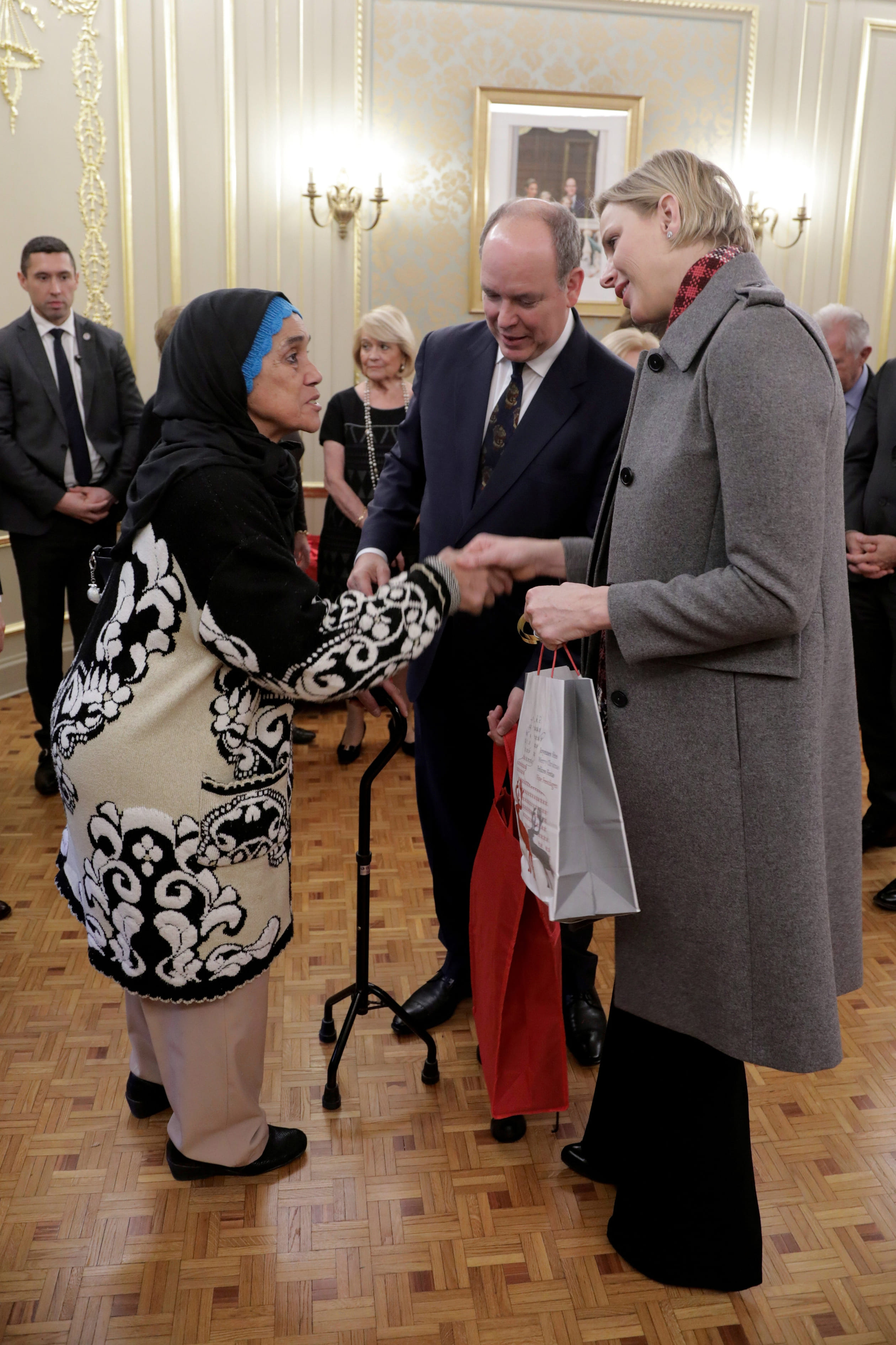Albert_en_Charlene_kerstcadeaus_1.jpg