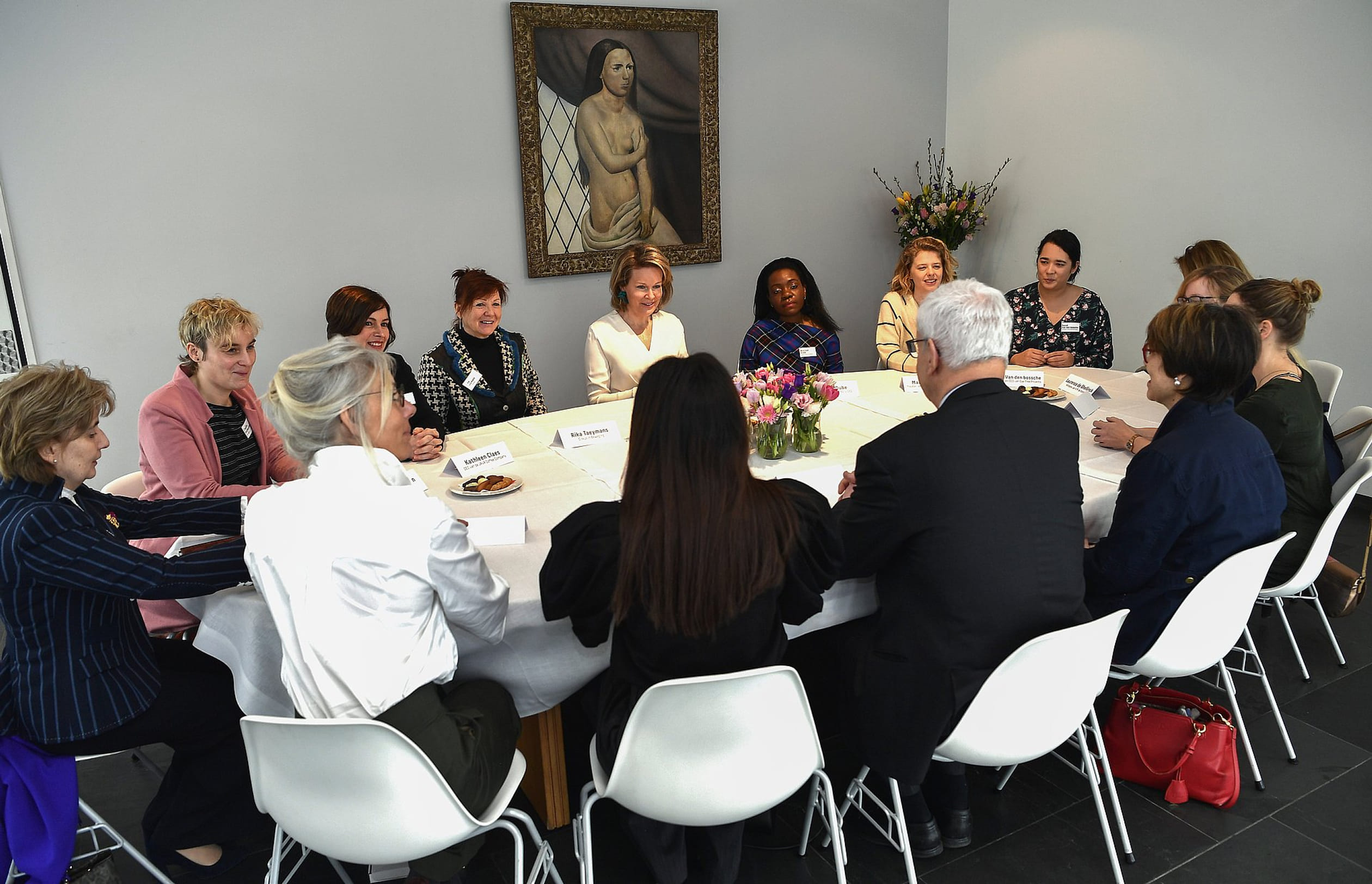 Koningin Mathilde neemt deel aan een rondetafelgesprek met vrouwen uit de provincie Vlaams-Brabant