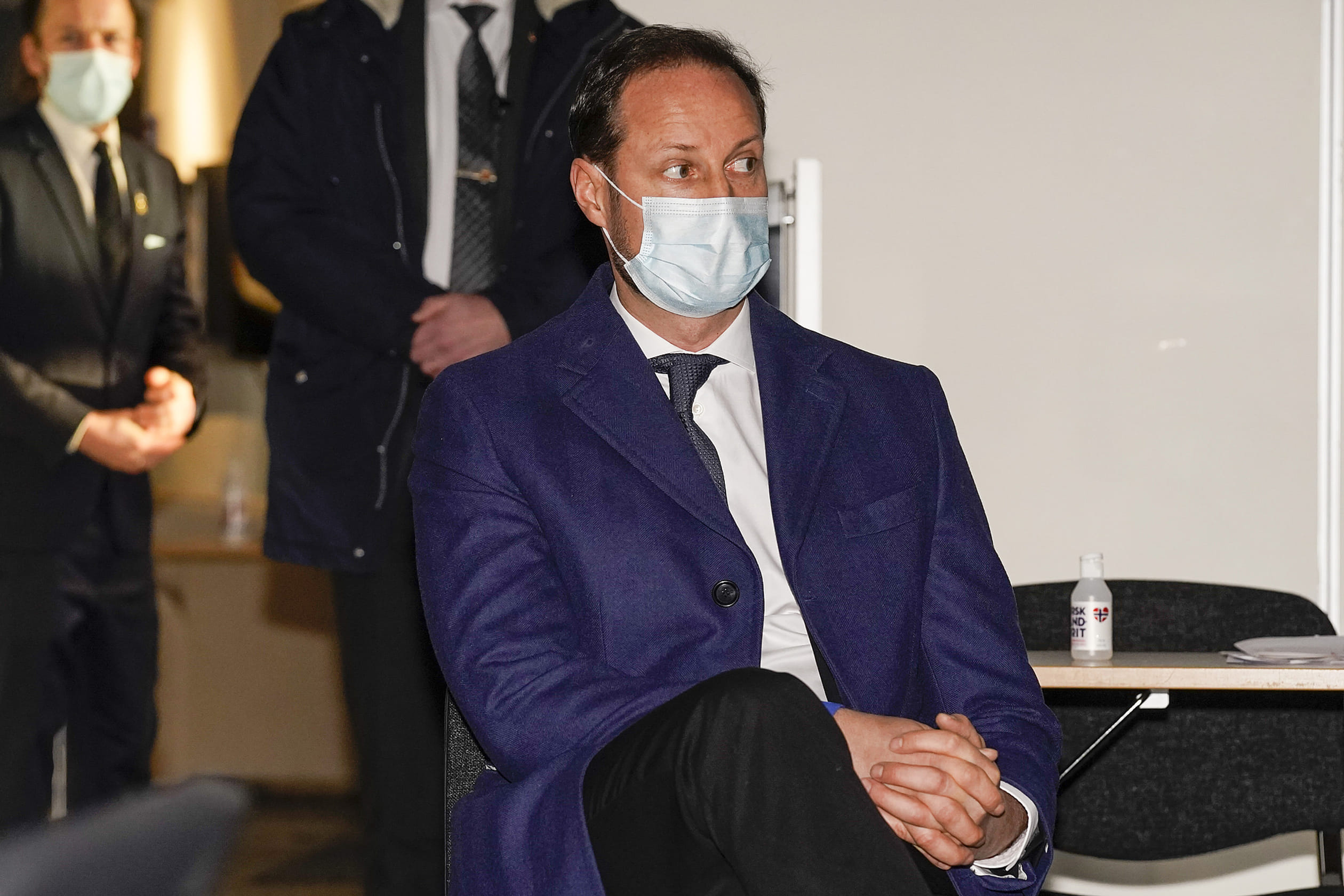 Kroonprins_Haakon_bezoek_slachtoffers_aardverschuiving.jpg