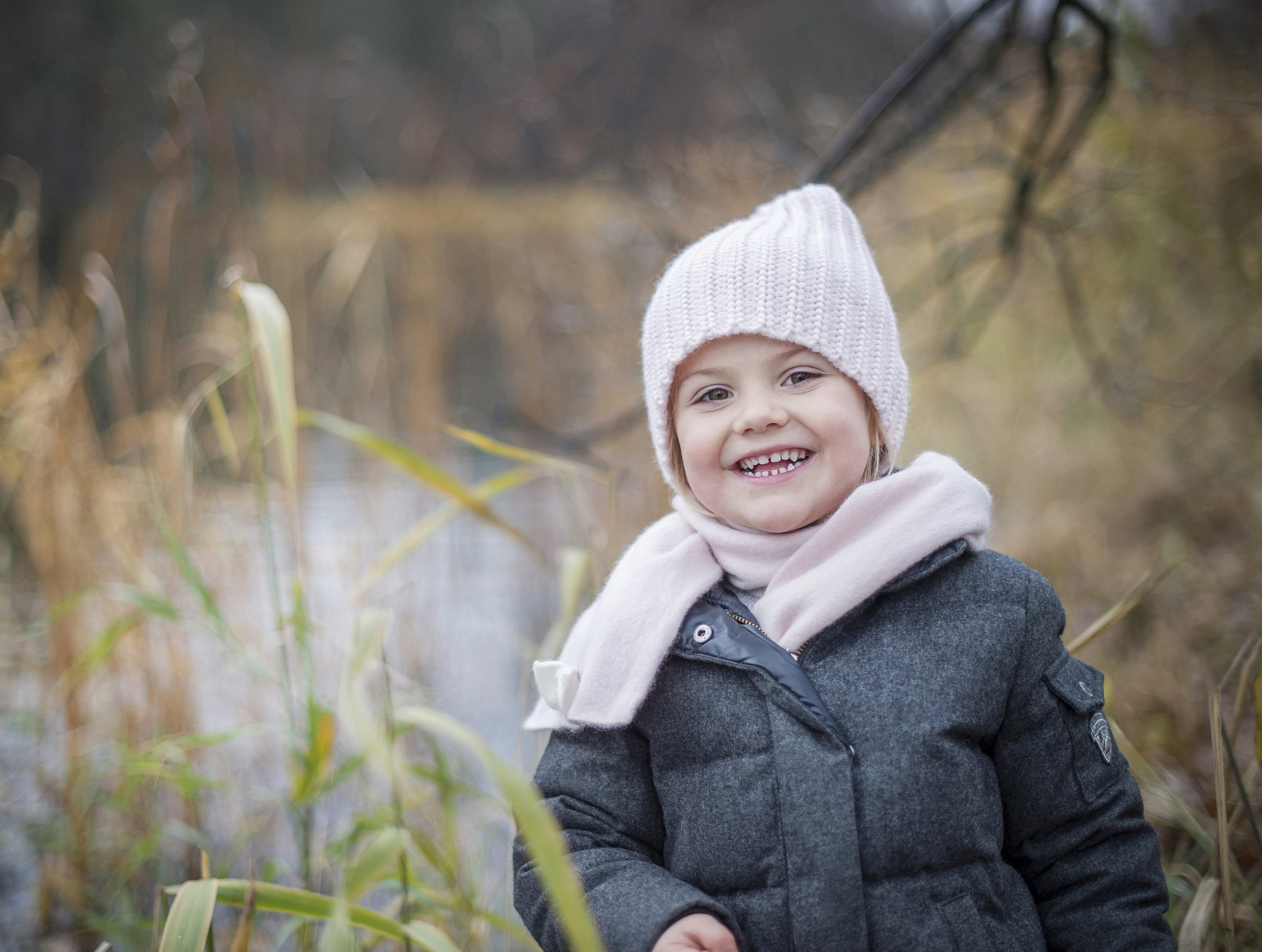 H.K.H._Prinssessan_Estelle__november_2015._3_Foto_Kate_Gabor_Kungahuset.se.jpg