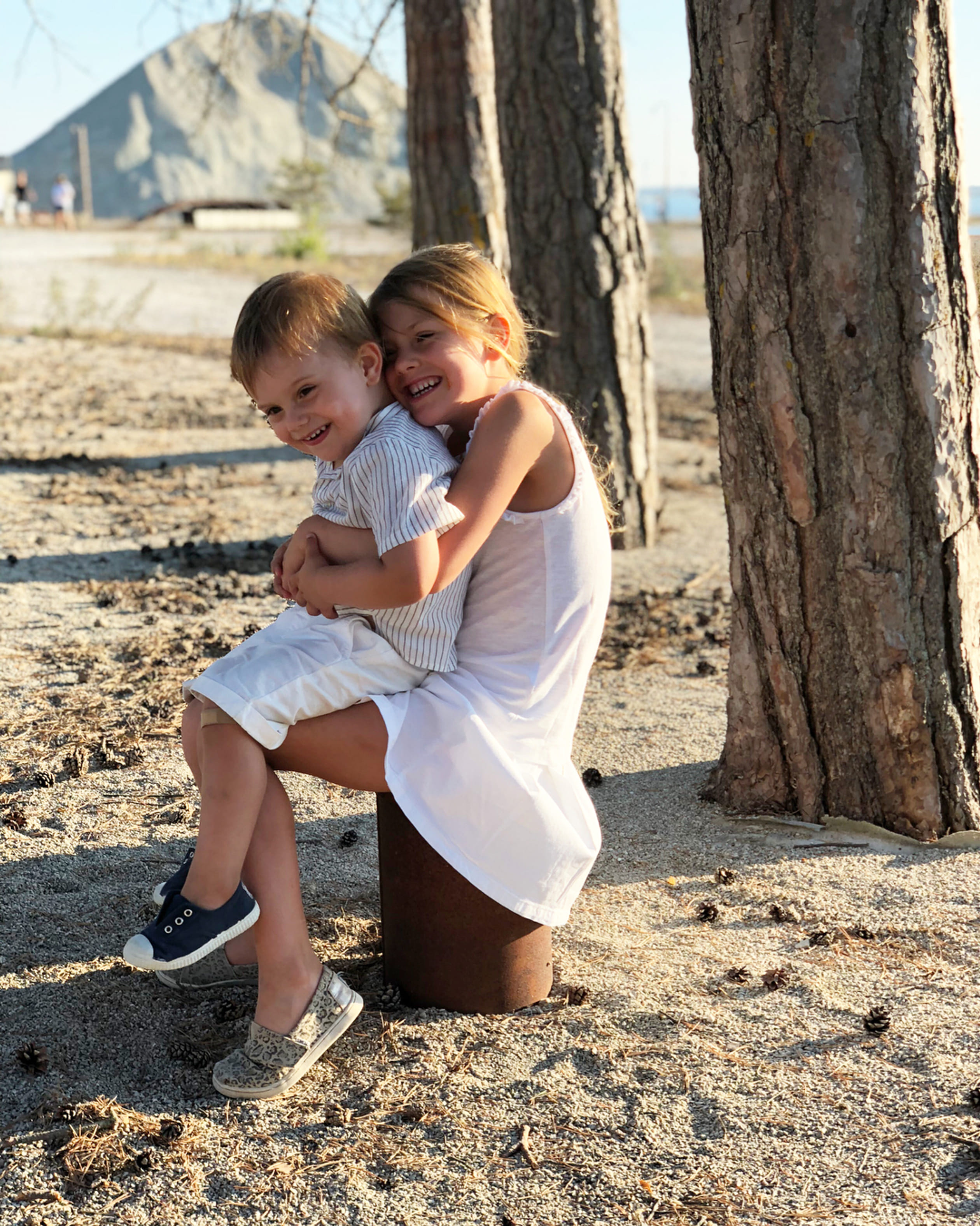 Estelle en Oscar op Gotland.