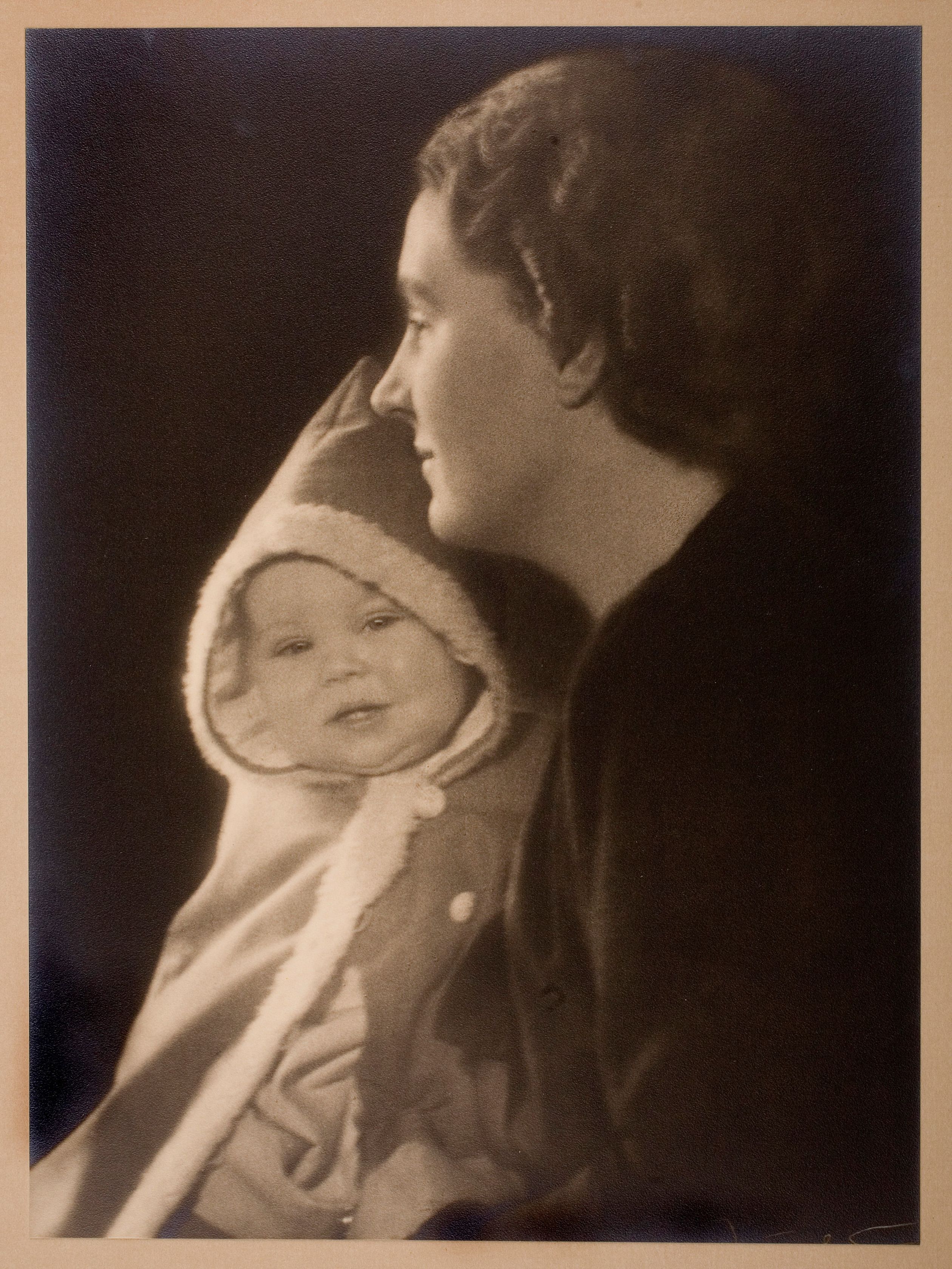 Juliana met Beatrix 1938