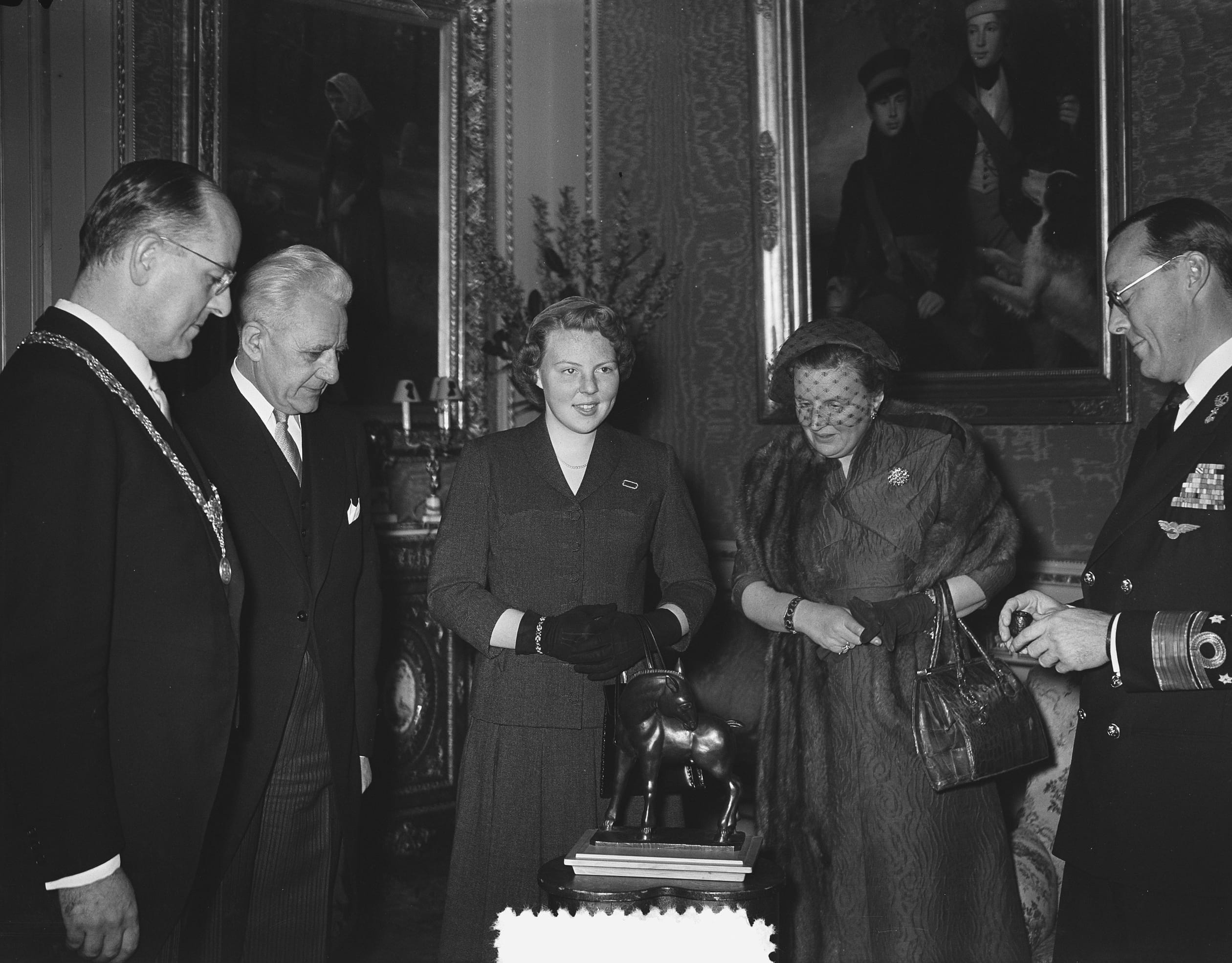 Geschenk_prinses_Beatrix_Raad_van_State.jpg