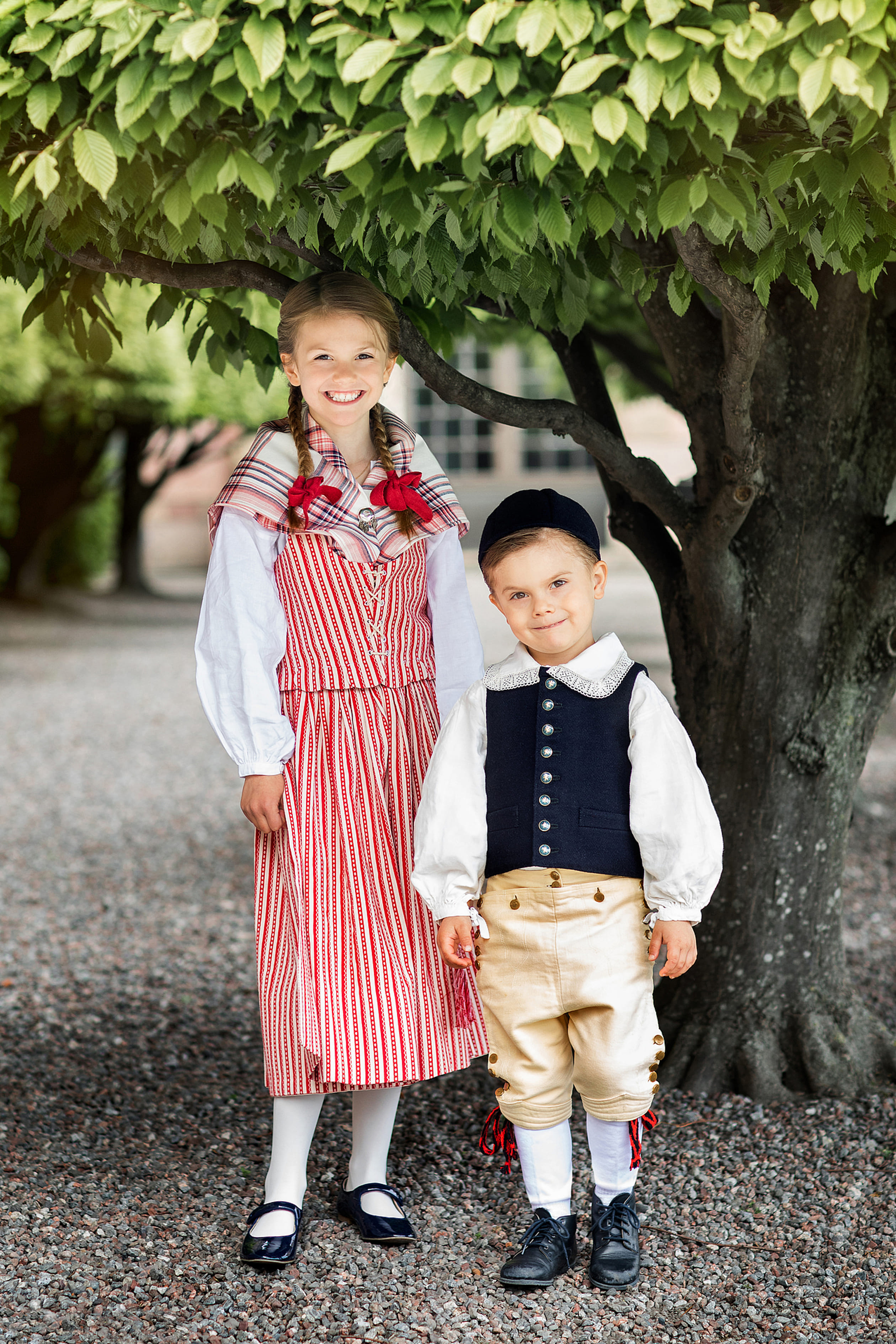 Prinses_Estelle_en_prins_Oscar_juni_2020.jpg