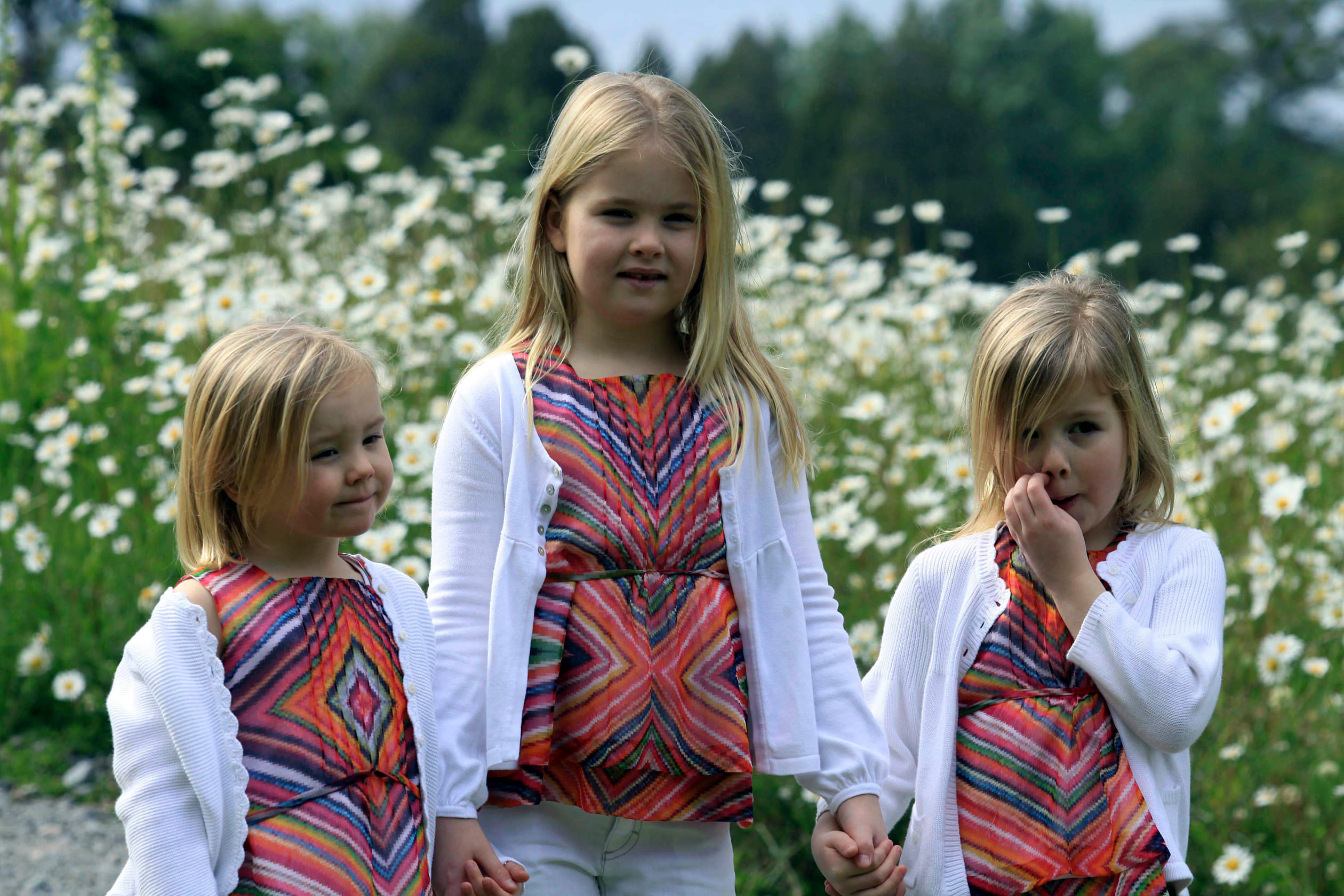 Tijdens een kerstbezoek aan familie in 2010 poseren de prinsessen in Villa La Angostura