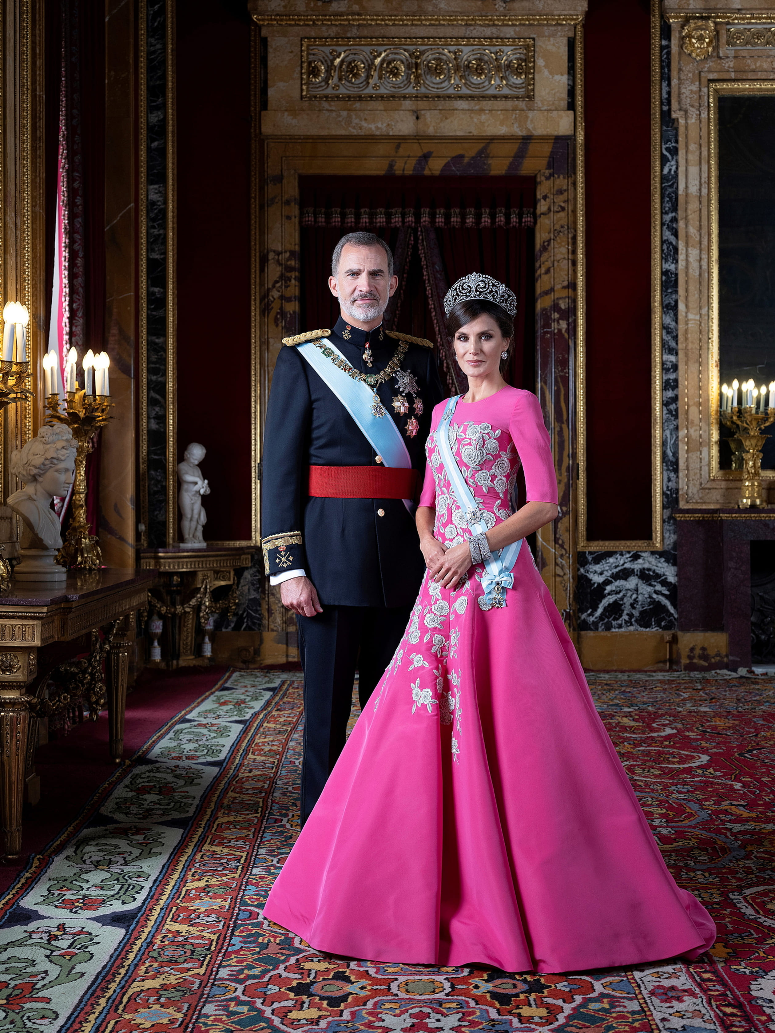 Staatsieportret_koningspaar_Spanje_2020.jpg