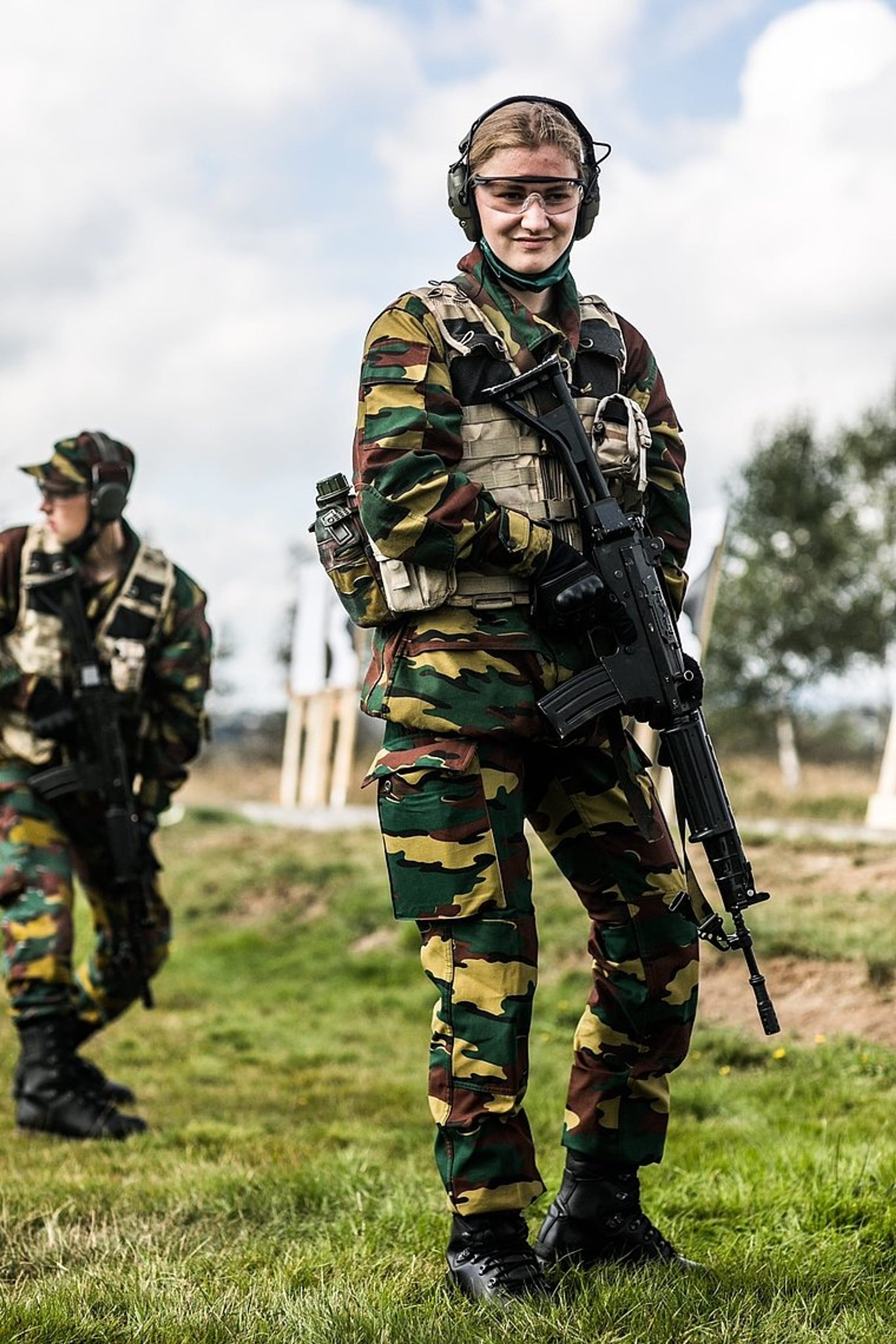 En de recente foto's van Elisabeth in uniform tijdens haar opleiding aan de Koninklijke Militaire