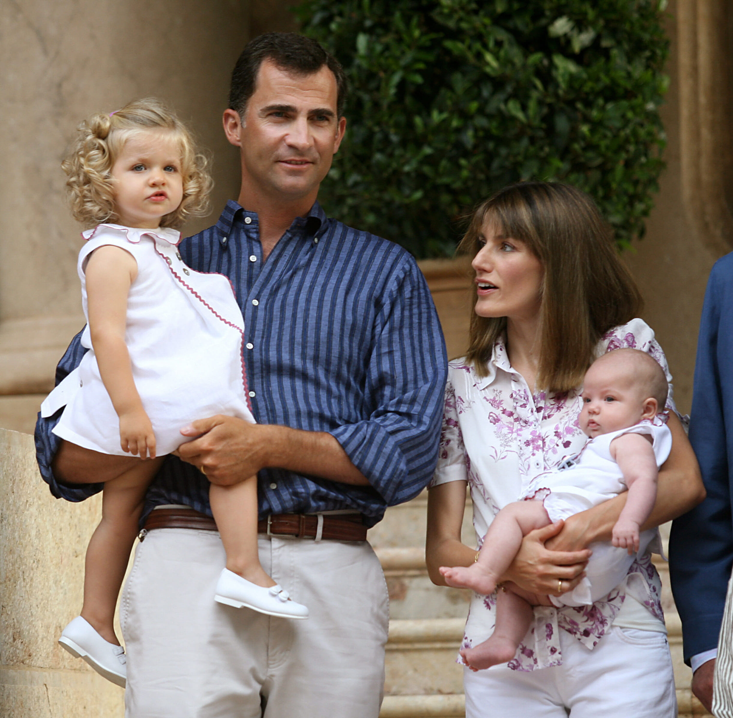 Prinses Leonor en haar drie maanden oude zusje Sofia, 2007.
