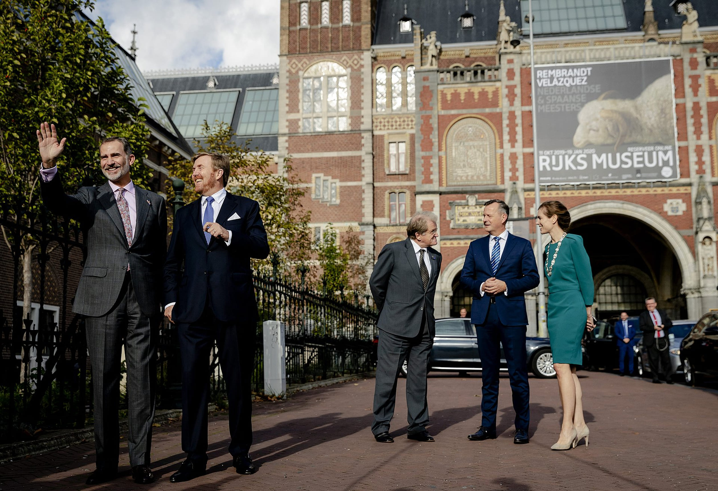 Felipe-Rijksmuseum-lachen-zwaaien.jpg
