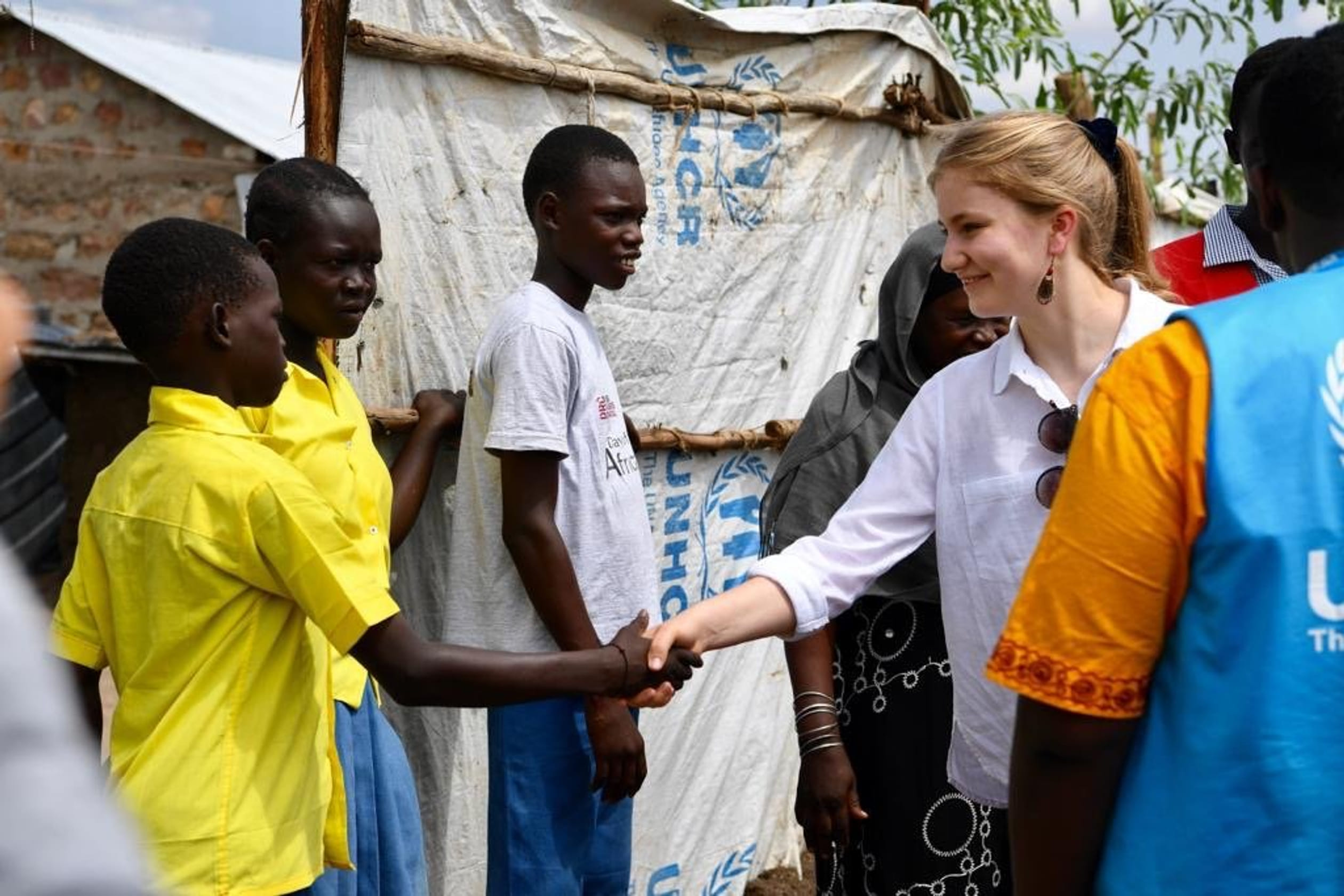 Koningin_Mathilde_en_prinses_Elisabeth_reis_Kenia_3.JPG