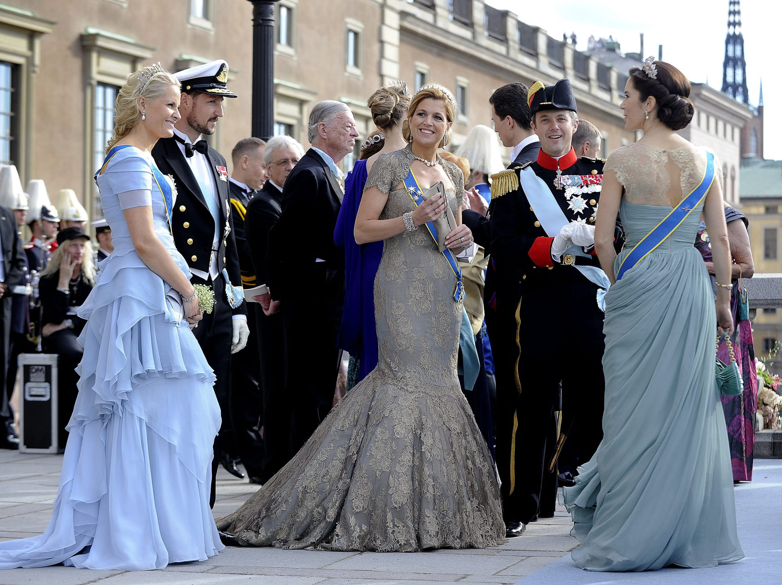 2010: Royals bij de bruiloft van Victoria en Daniel.
