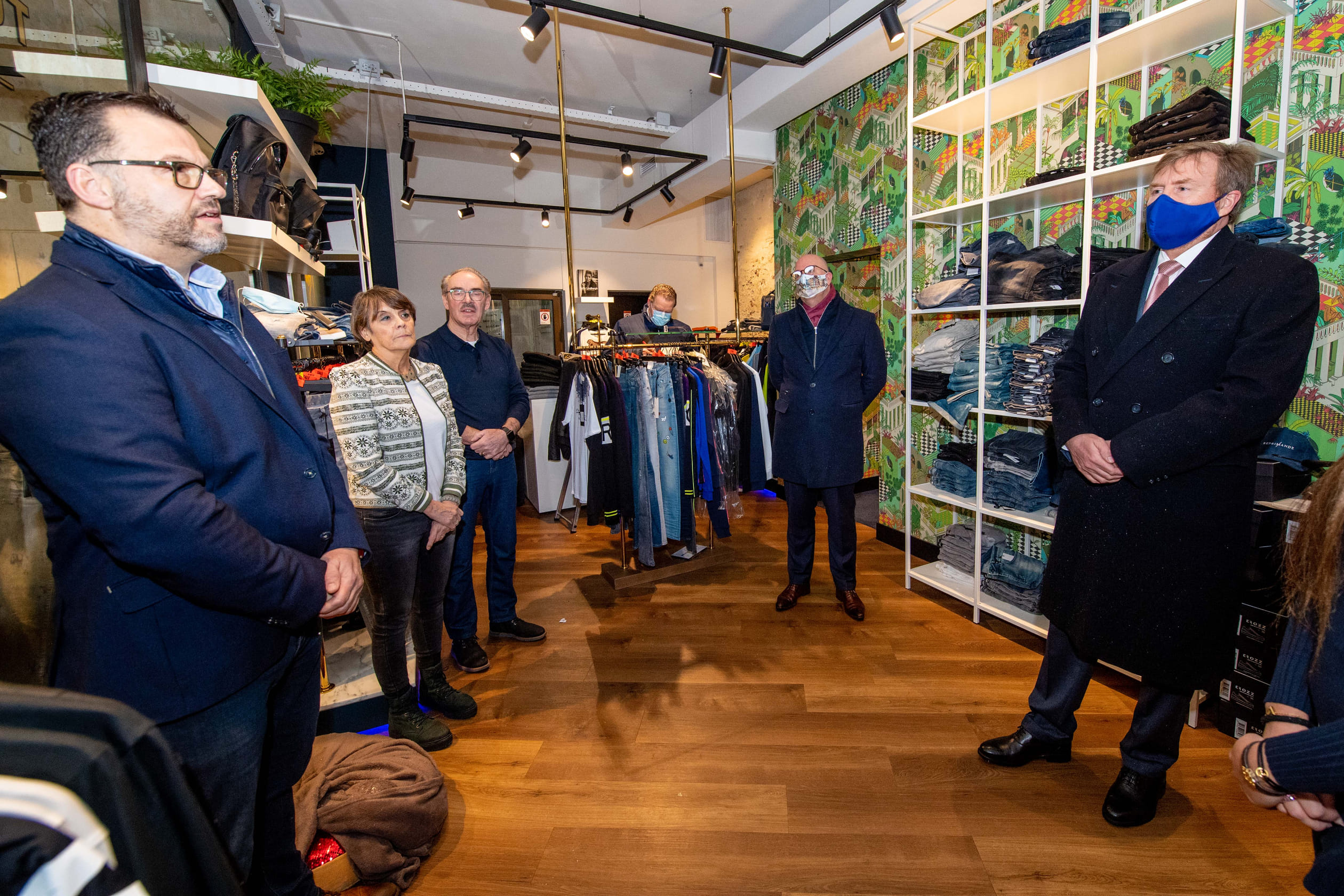 Koning_bezoekt_winkel_Den_Bosch.jpg