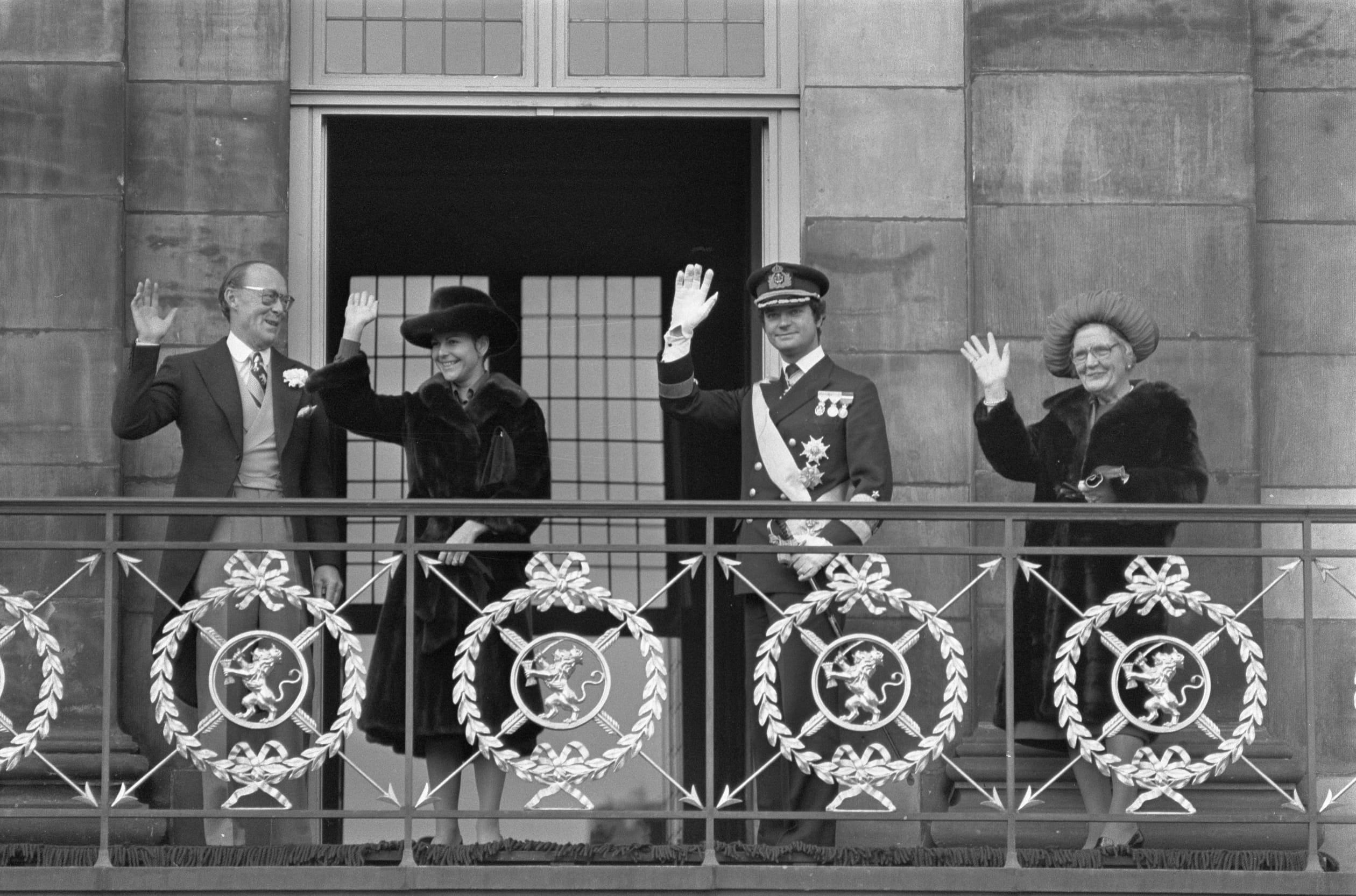 Niet lang na hun trouwdag brengen Carl Gustaf en Silvia een staatsbezoek aan Nederland. Dit op