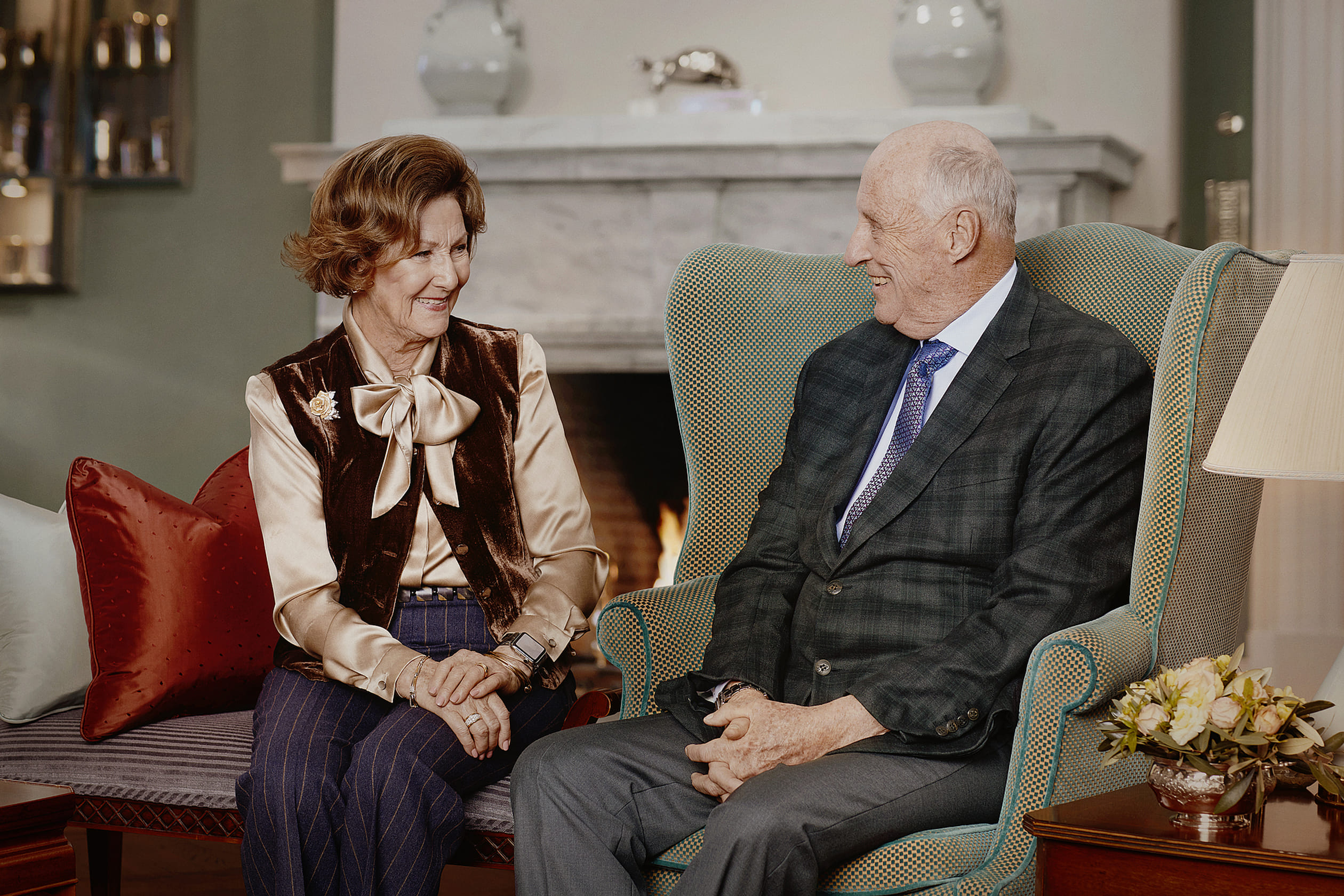 Deze lieve foto van het Noorse koningspaar mag niet ontbreken. Harald en Sonja kennen elkaar al