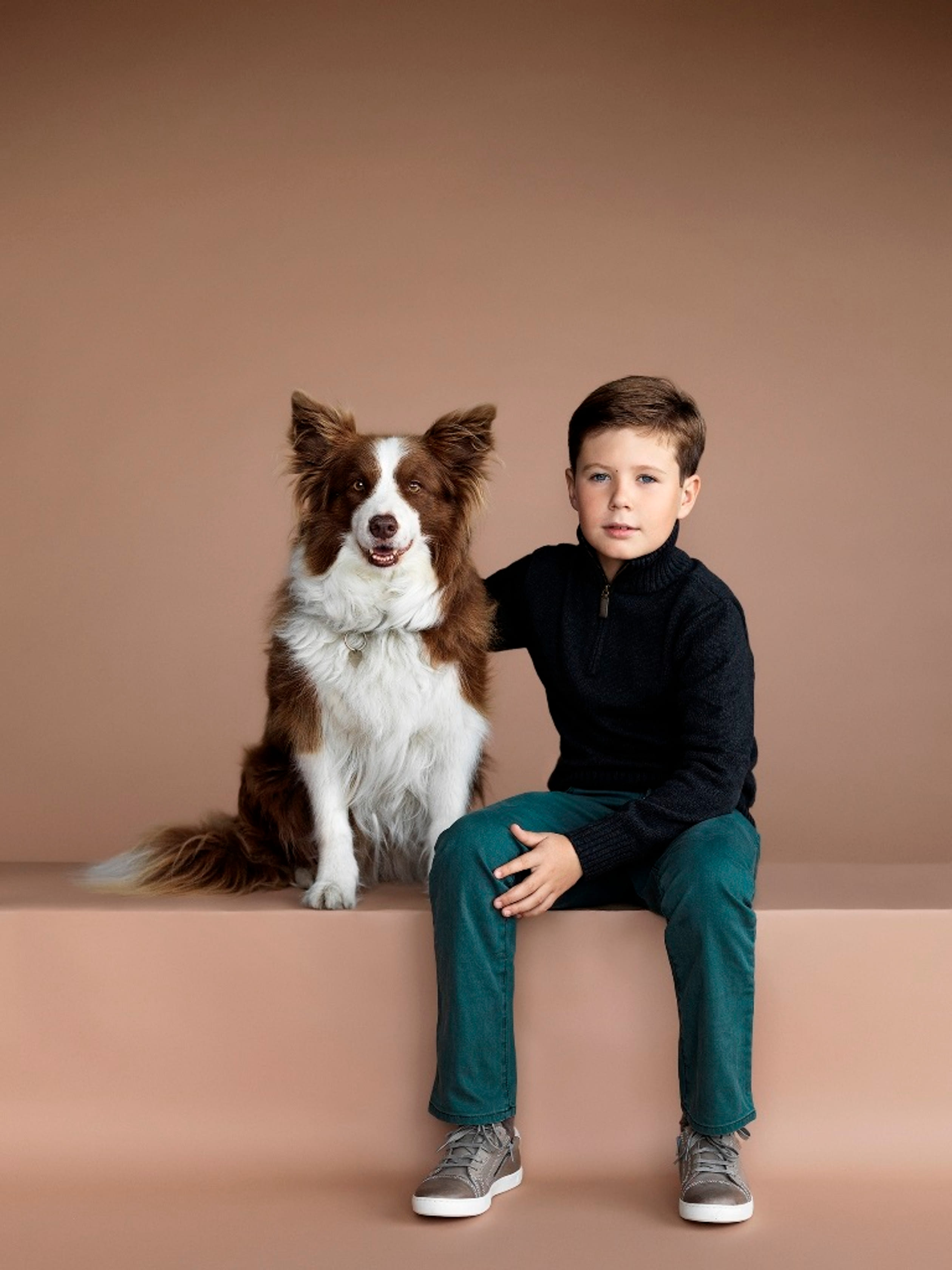 Voor zijn tiende verjaardag mag Christian ook op de foto met hond Ziggy (2015).