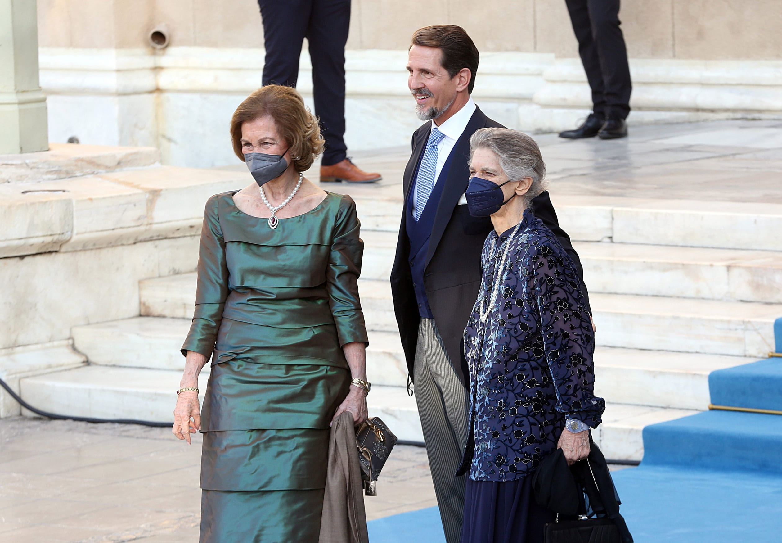Koningin Sofia van Spanje en haar zus prinses Irene van Griekenland poseren met de Griekse