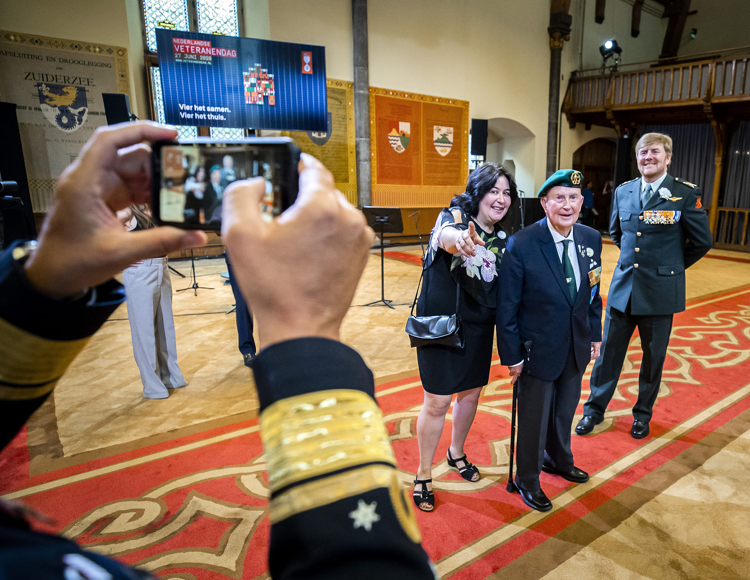 Koning_foto_veteraan_ridderzaal.jpg