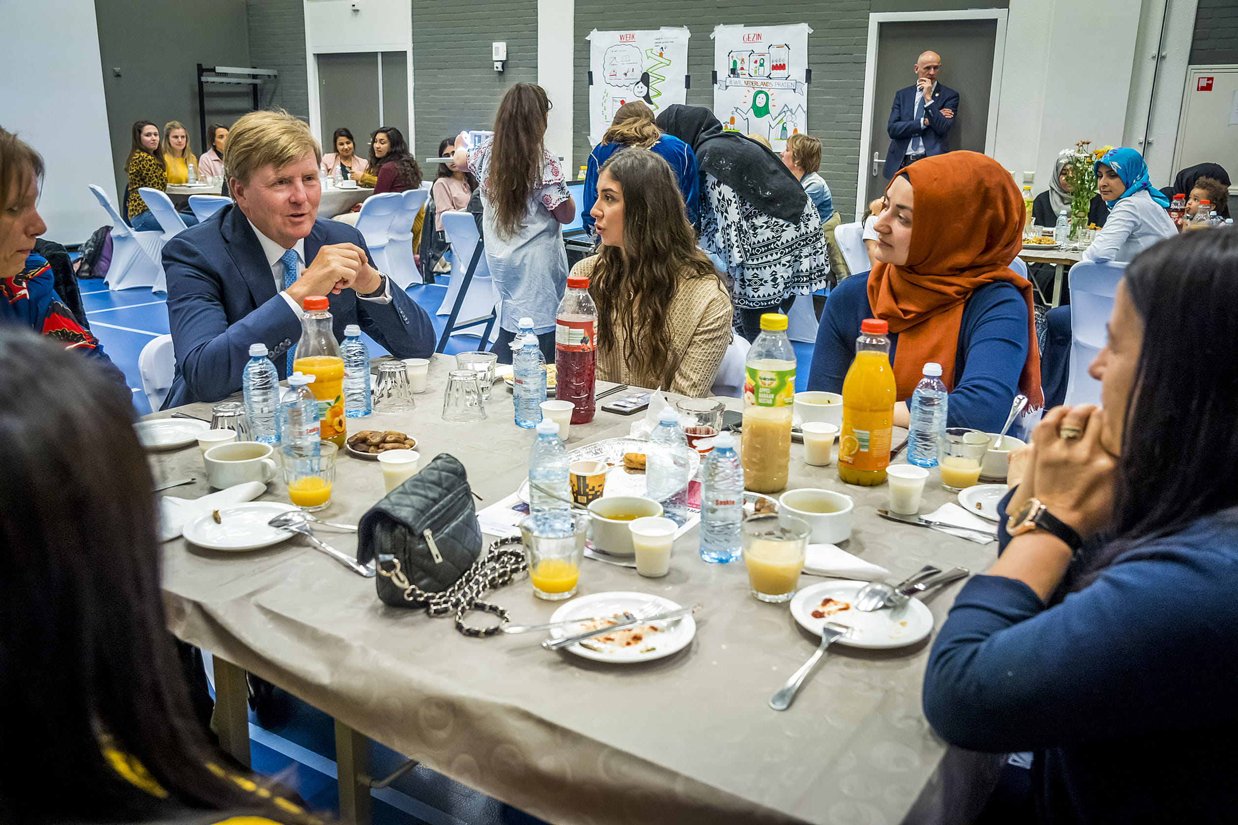koning_willem-alexander_den_haag_buurthuis.jpg