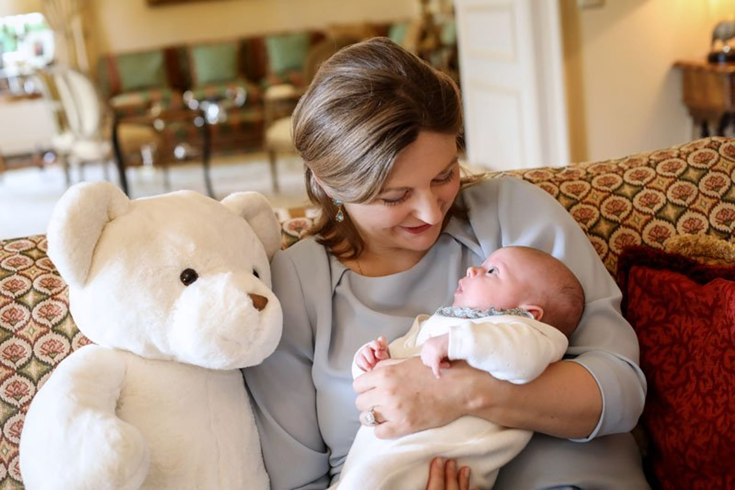Stephanie_met_zoontje_prins_Charles.jpg