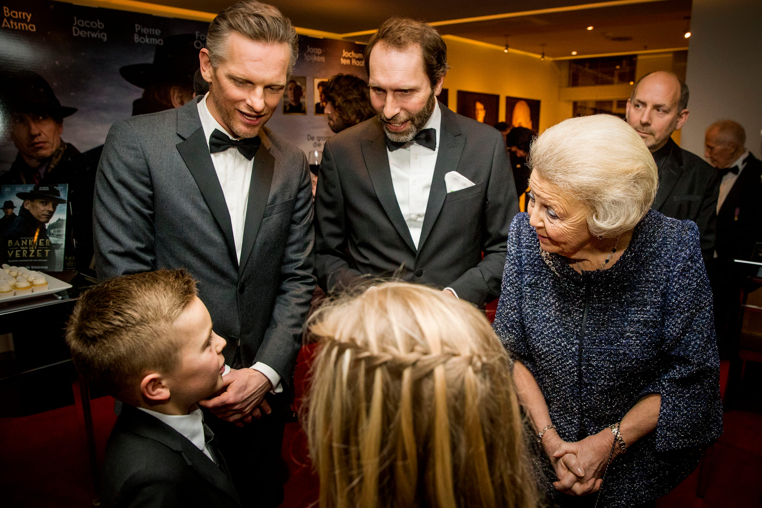 Tjalling_ten_Cate_en_prinses_Beatrix_premiere_Bankier_van_het_verzet.jpg