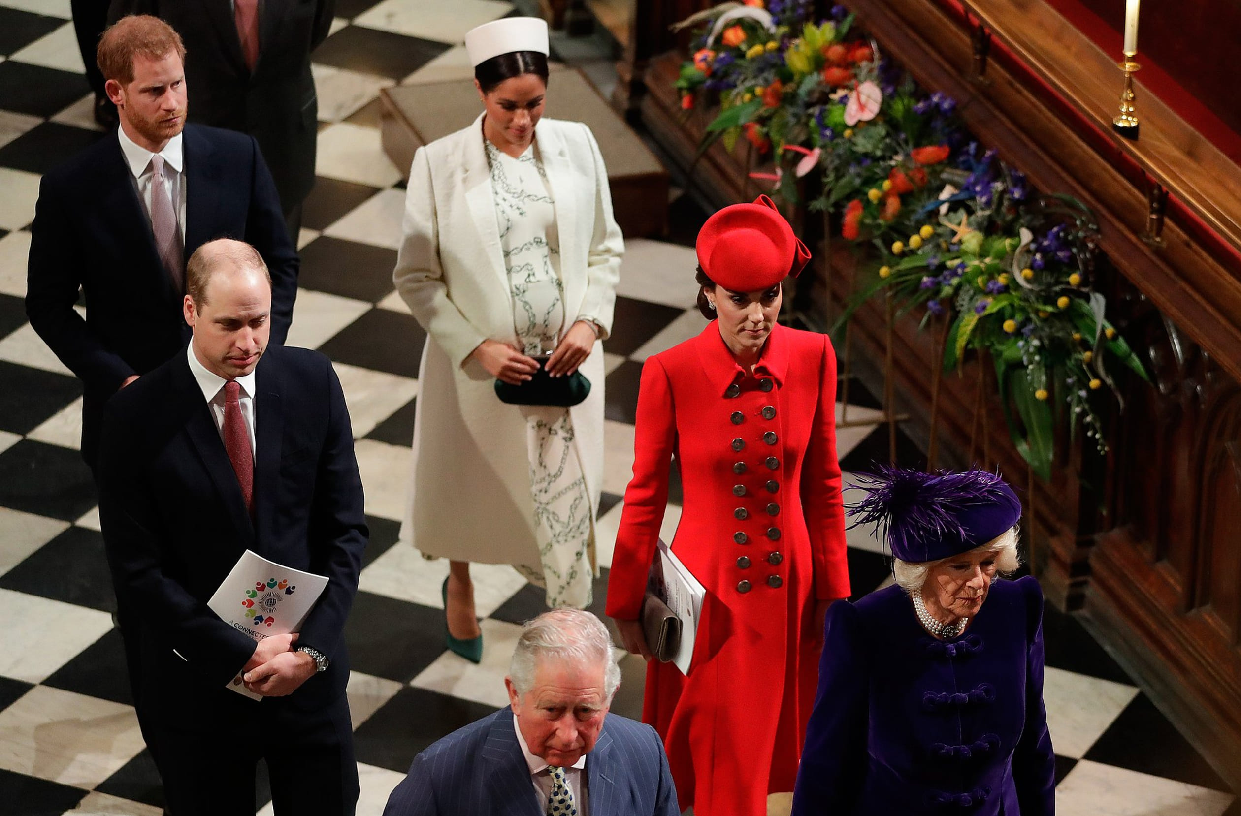 Daarna is het snel verkleden geblazen. Meghan, Harry, William en Catherine bezoeken een kerkdienst
