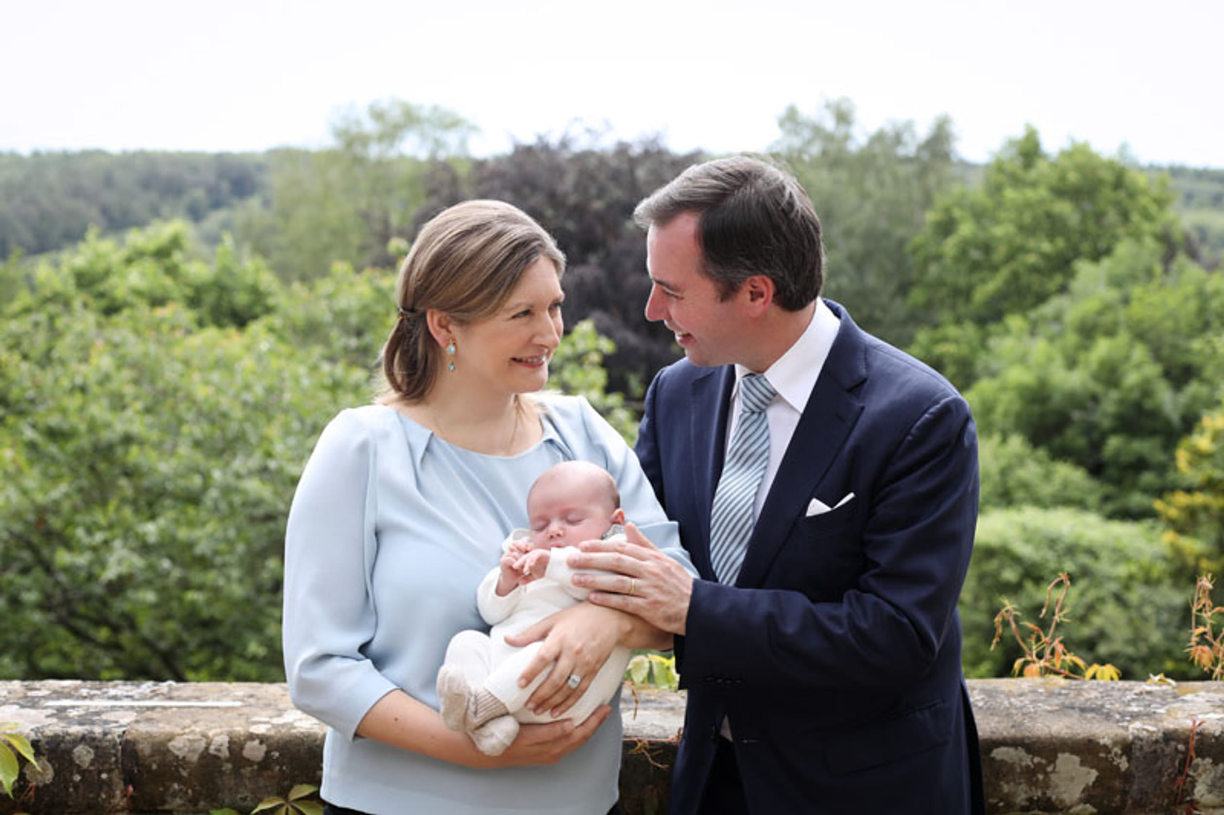Stephanie_en_Guillaume_mett_zoontje_Charles.jpg