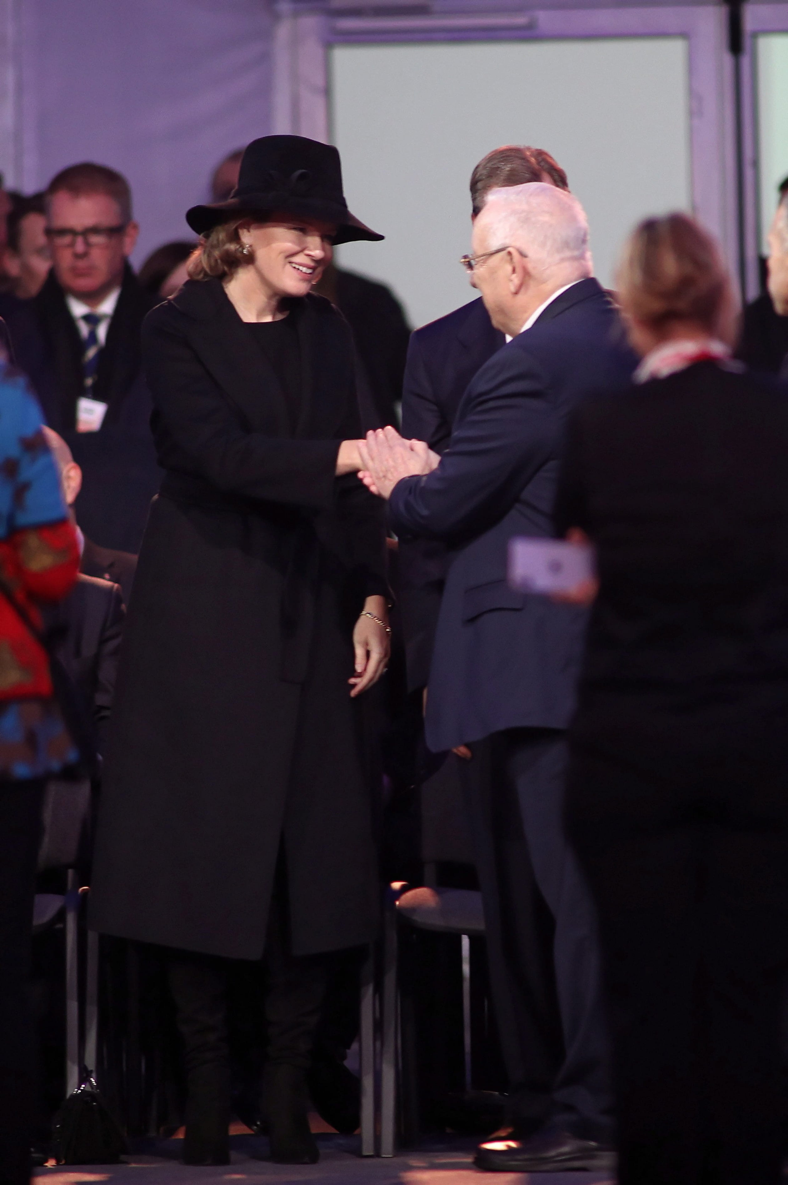 27 januari: Koningin Mathilde woont de herdenkingsplechtigheid bij voor de zogenaamde 'Poort des