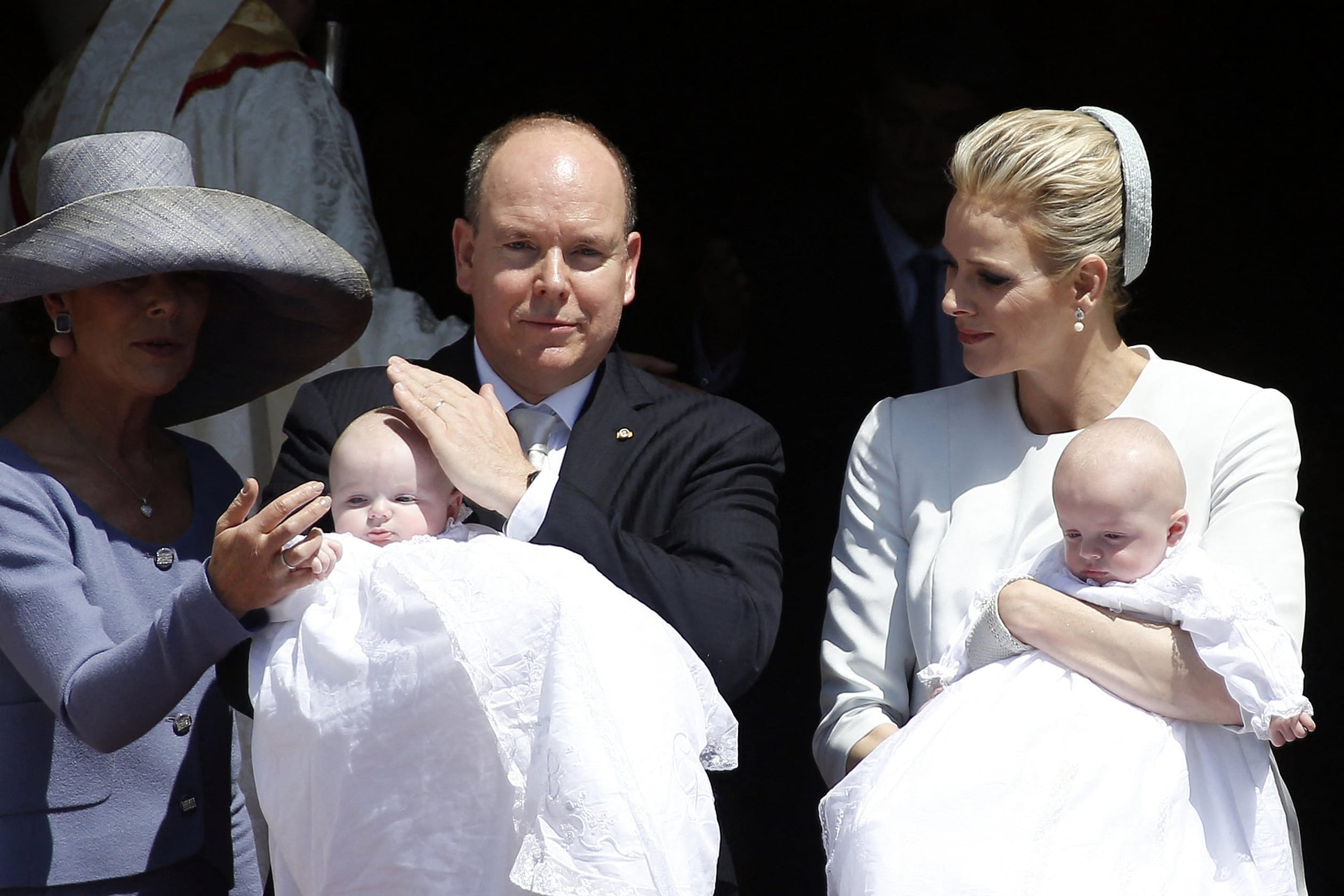 Albert met Gabriella tijdens hun doop in mei 2015.
