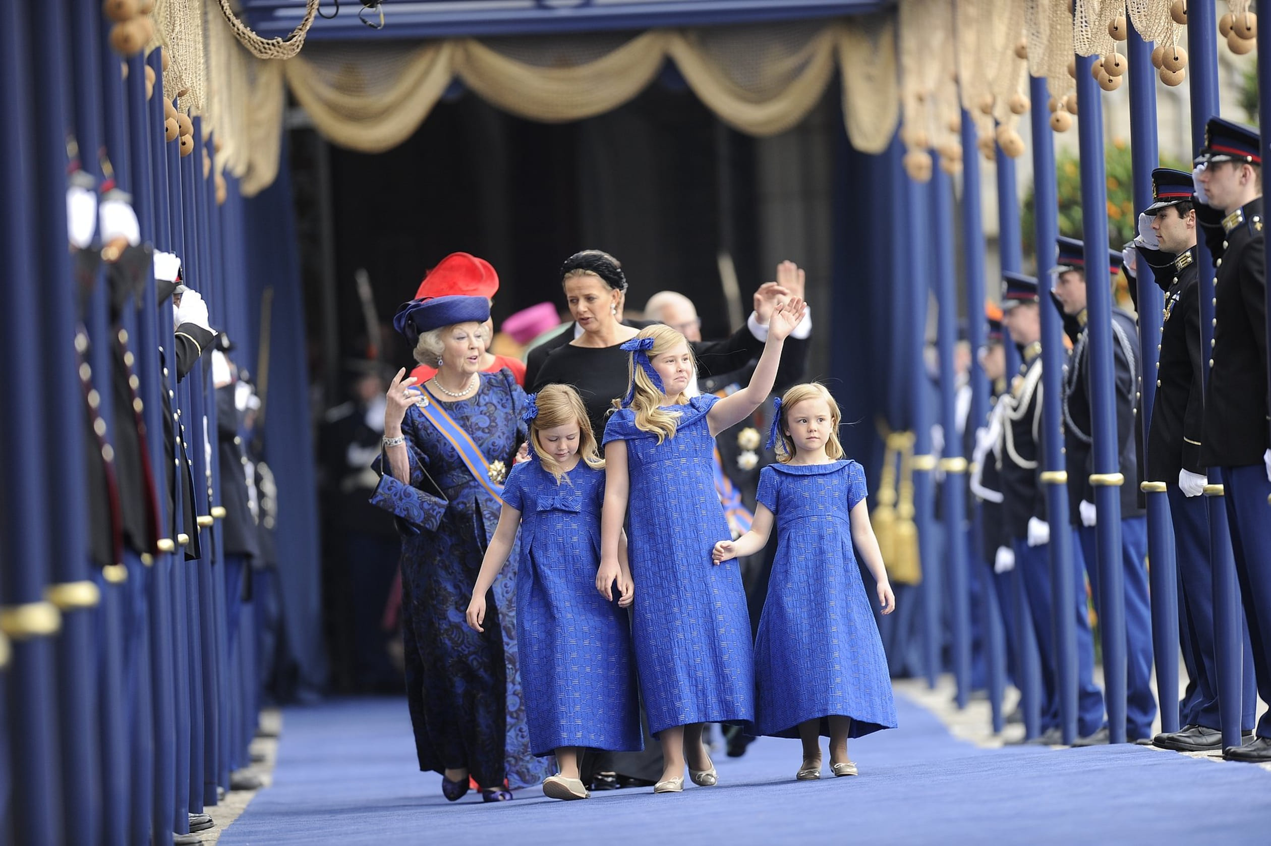 Amalia en haar zusjes tijdens de inhuldiging, 2013.