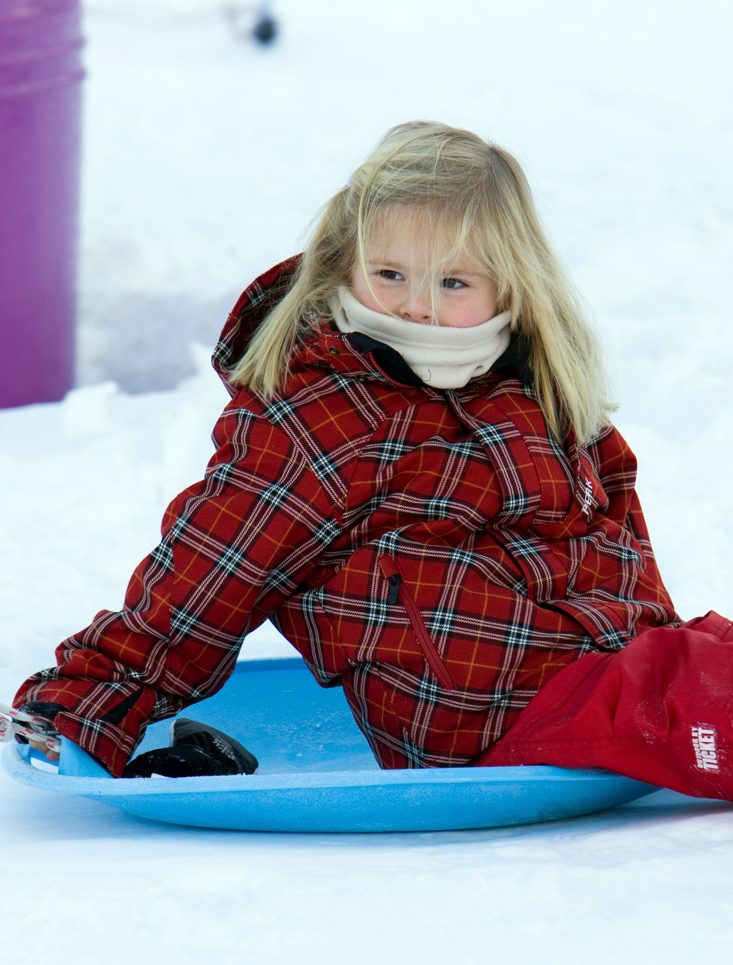 Amalia draagt een leuk geruit skipak in 2008.